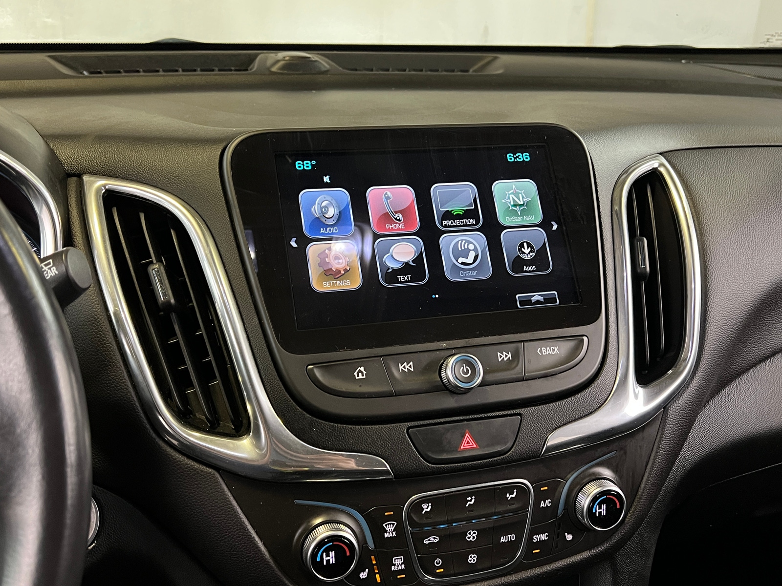 Thumbnail: 2018 Chevrolet Equinox - 4