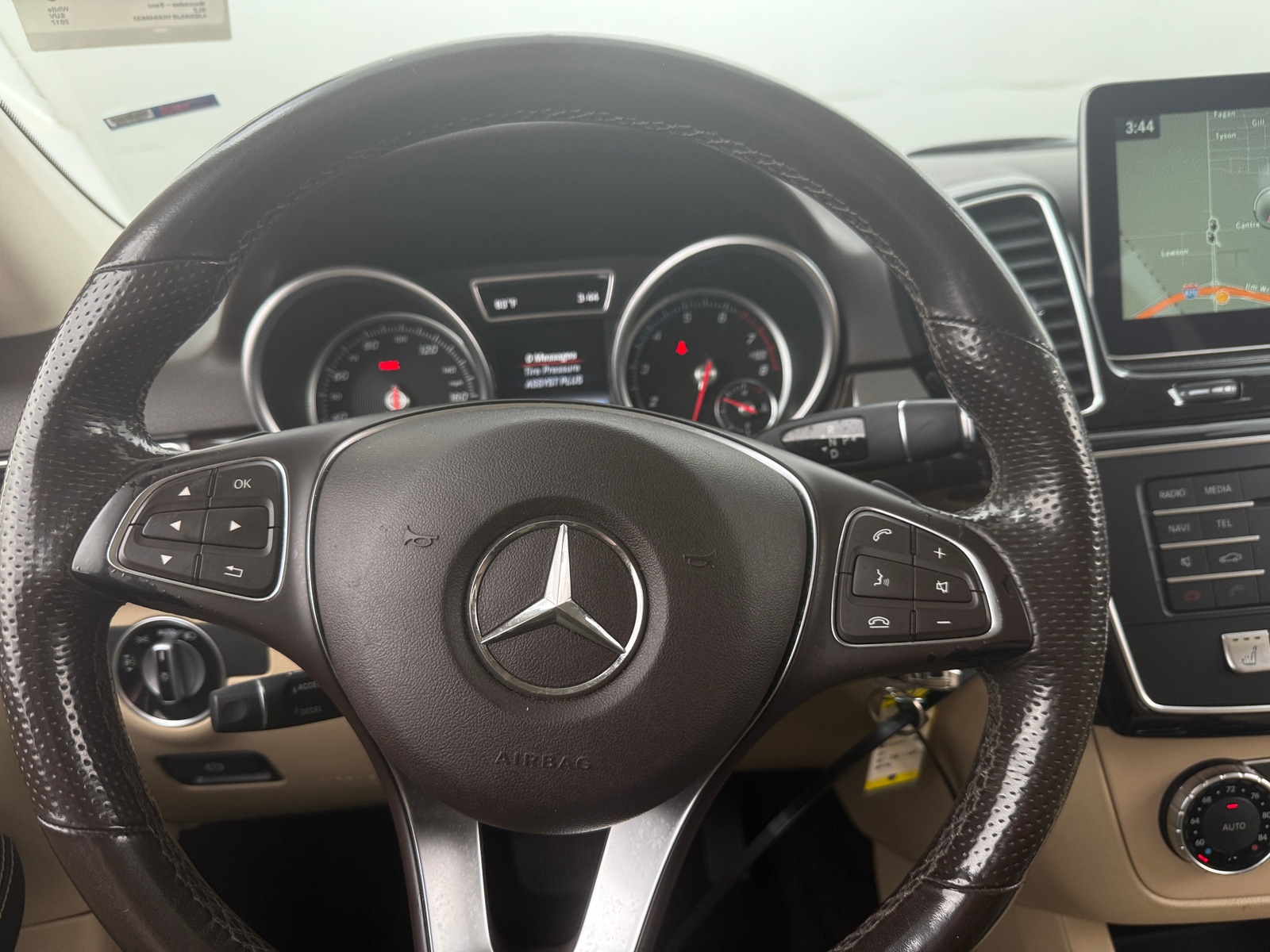 Thumbnail: 2017 Mercedes-Benz GLE - 4