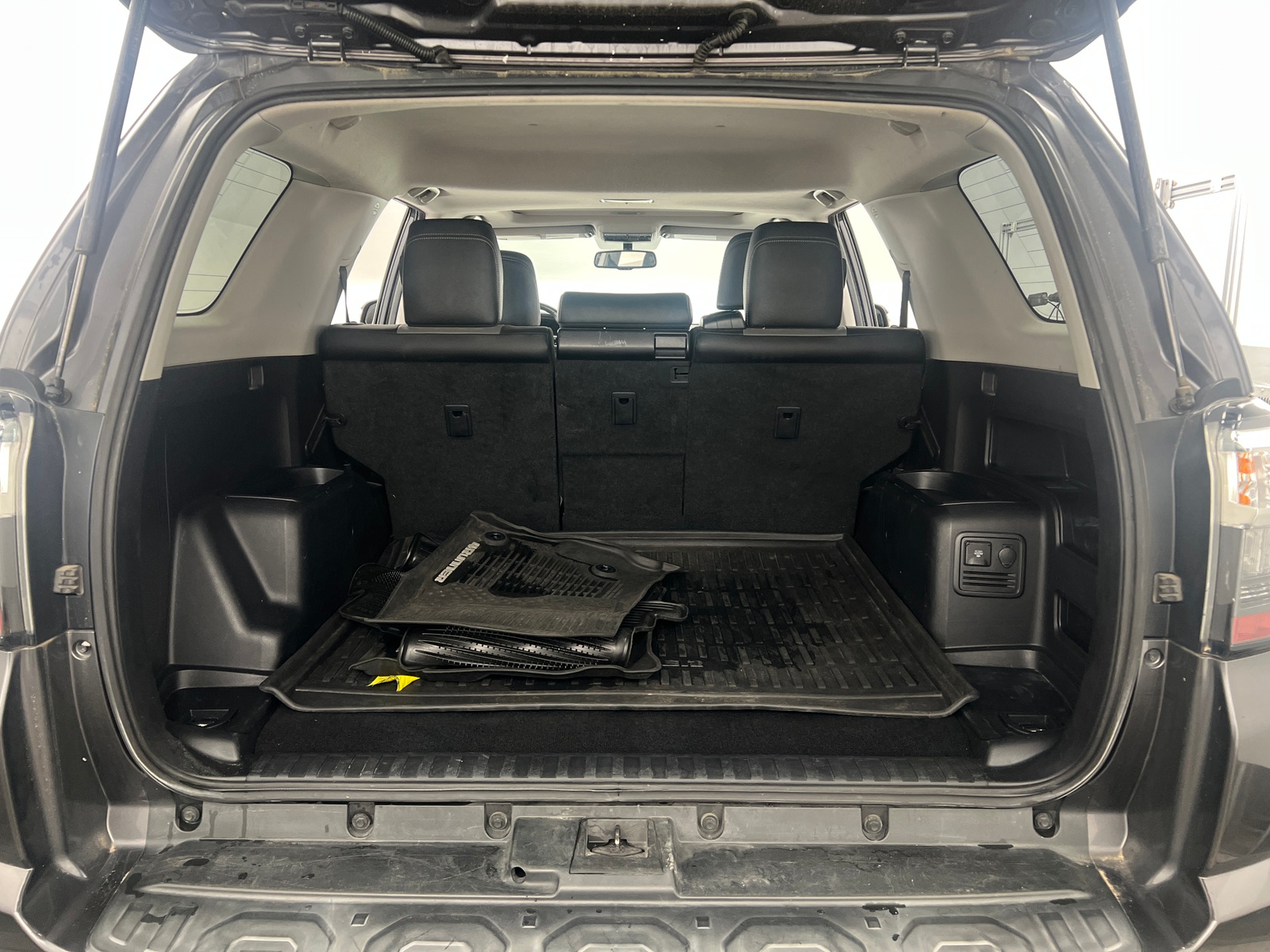 Thumbnail: 2019 Toyota 4Runner - 6