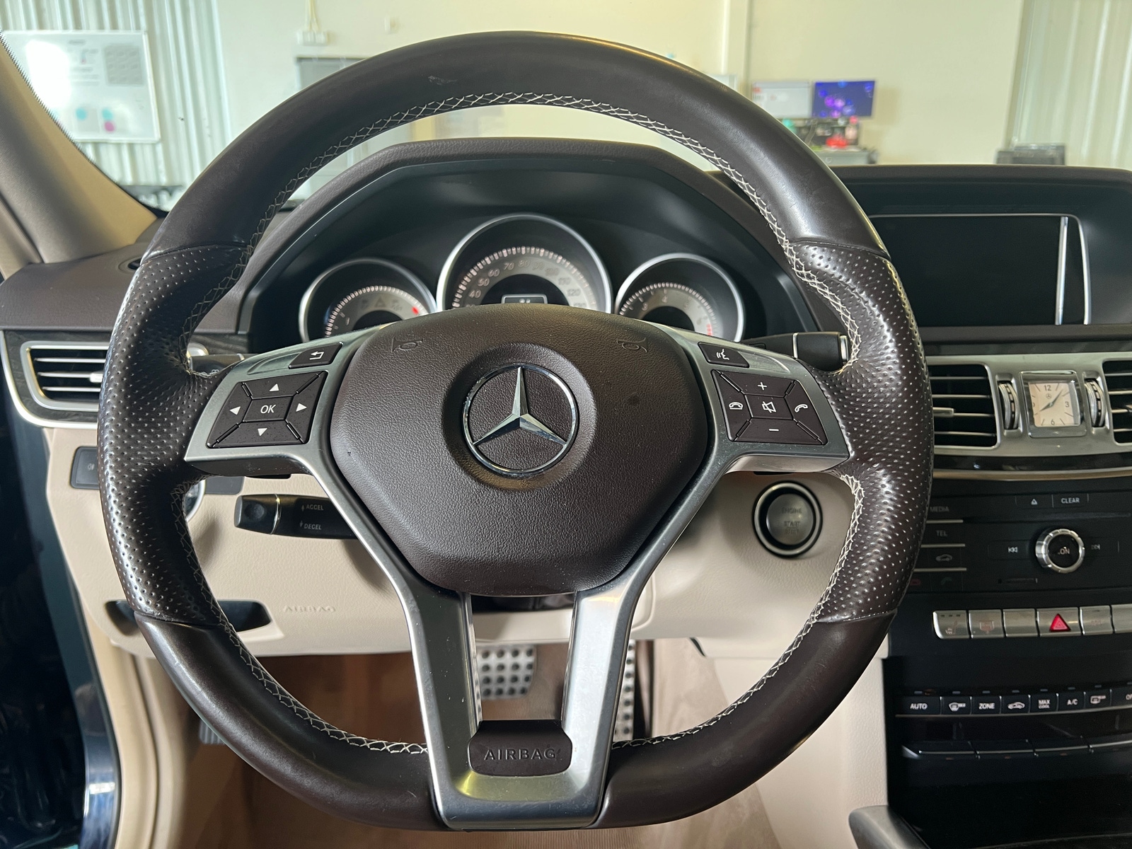 Thumbnail: 2016 Mercedes-Benz E-Class - 4