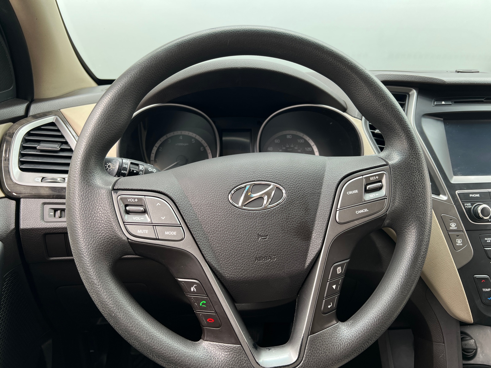 Thumbnail: 2017 Hyundai Santa Fe - 5