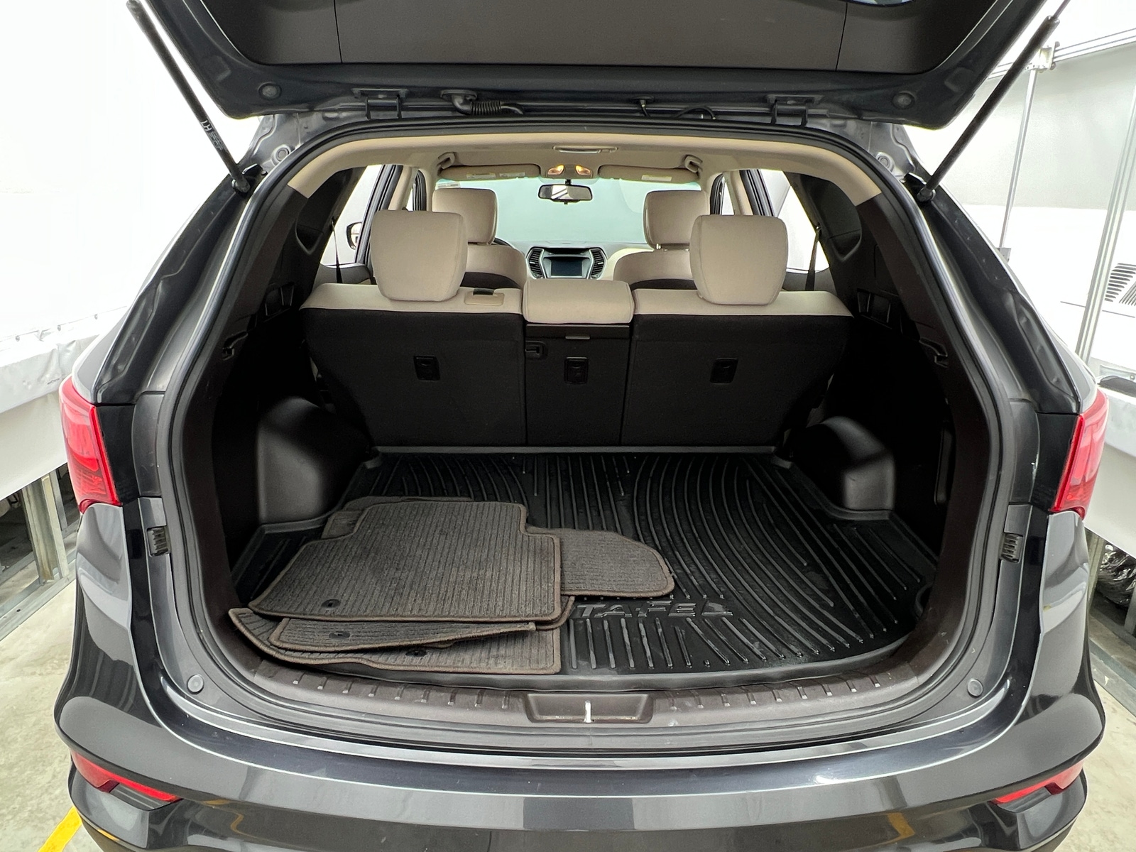 Thumbnail: 2017 Hyundai Santa Fe - 7