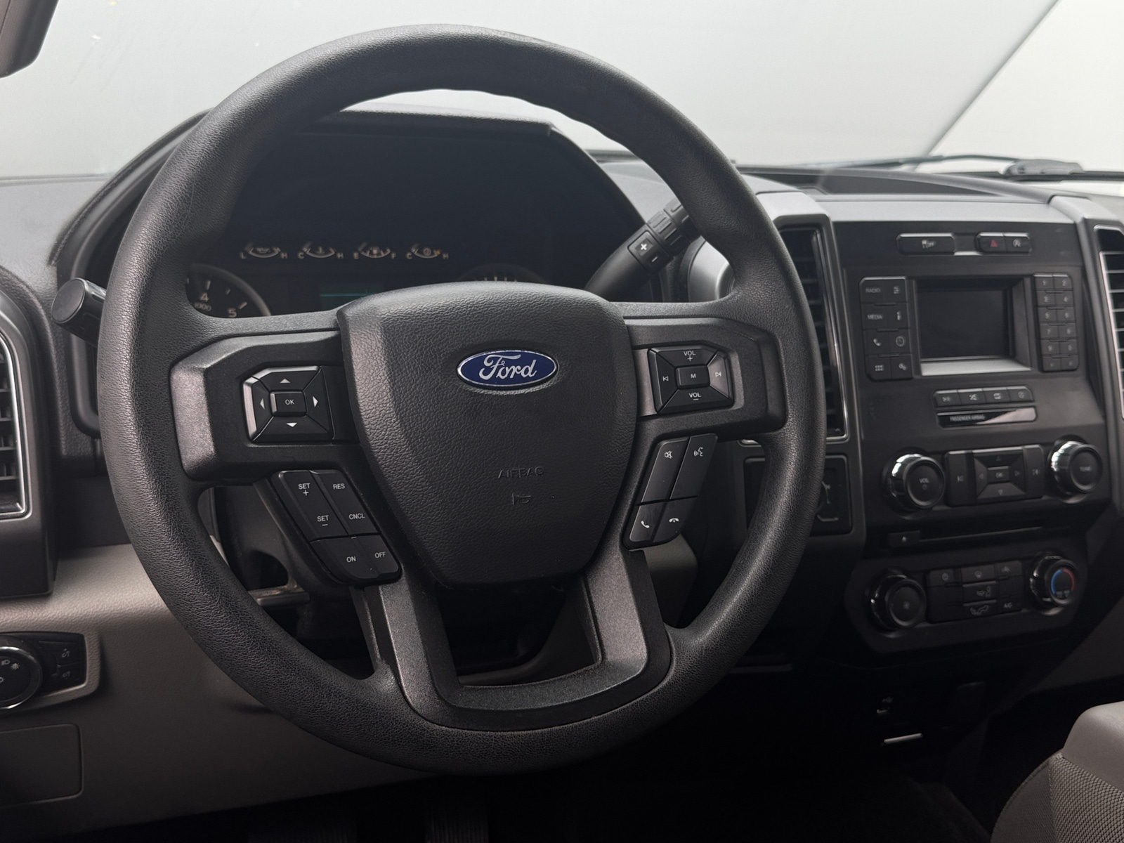 Thumbnail: 2018 Ford Econoline - 5