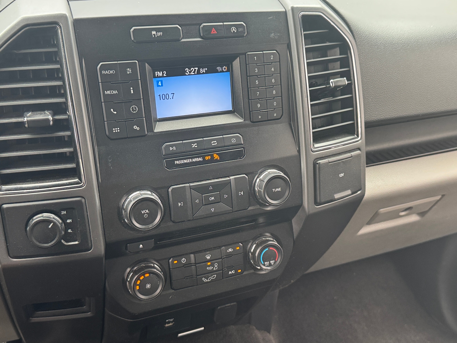 Thumbnail: 2018 Ford Econoline - 4