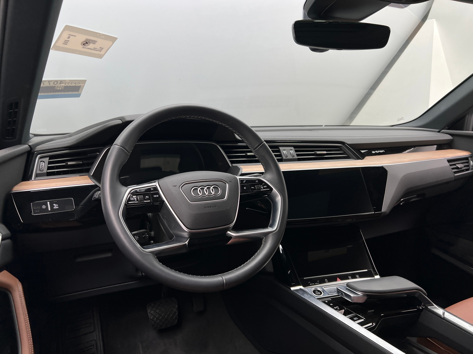 Thumbnail: 2024 Audi Q8 e-tron - 2