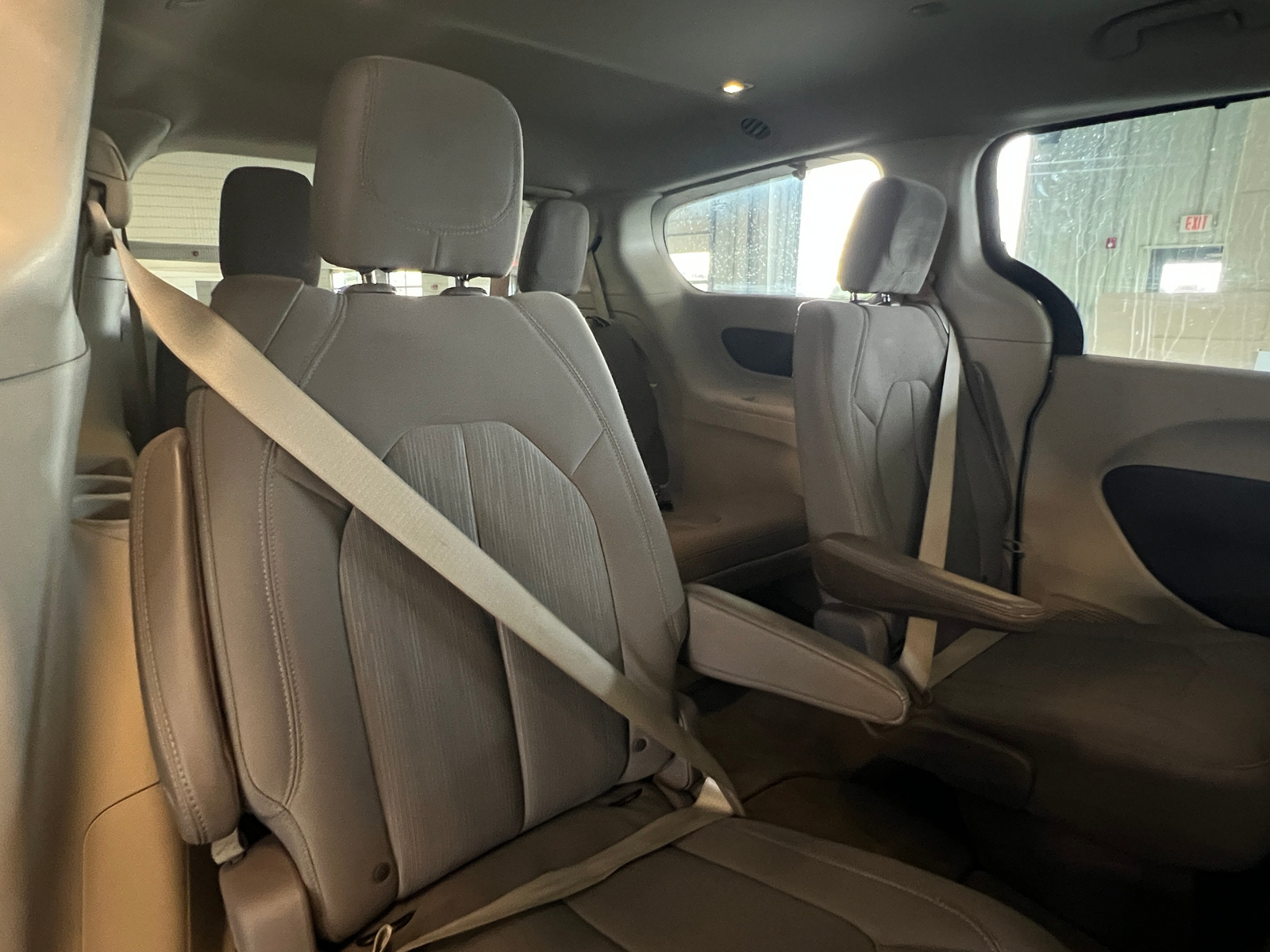 Thumbnail: 2017 Chrysler Pacifica - 6