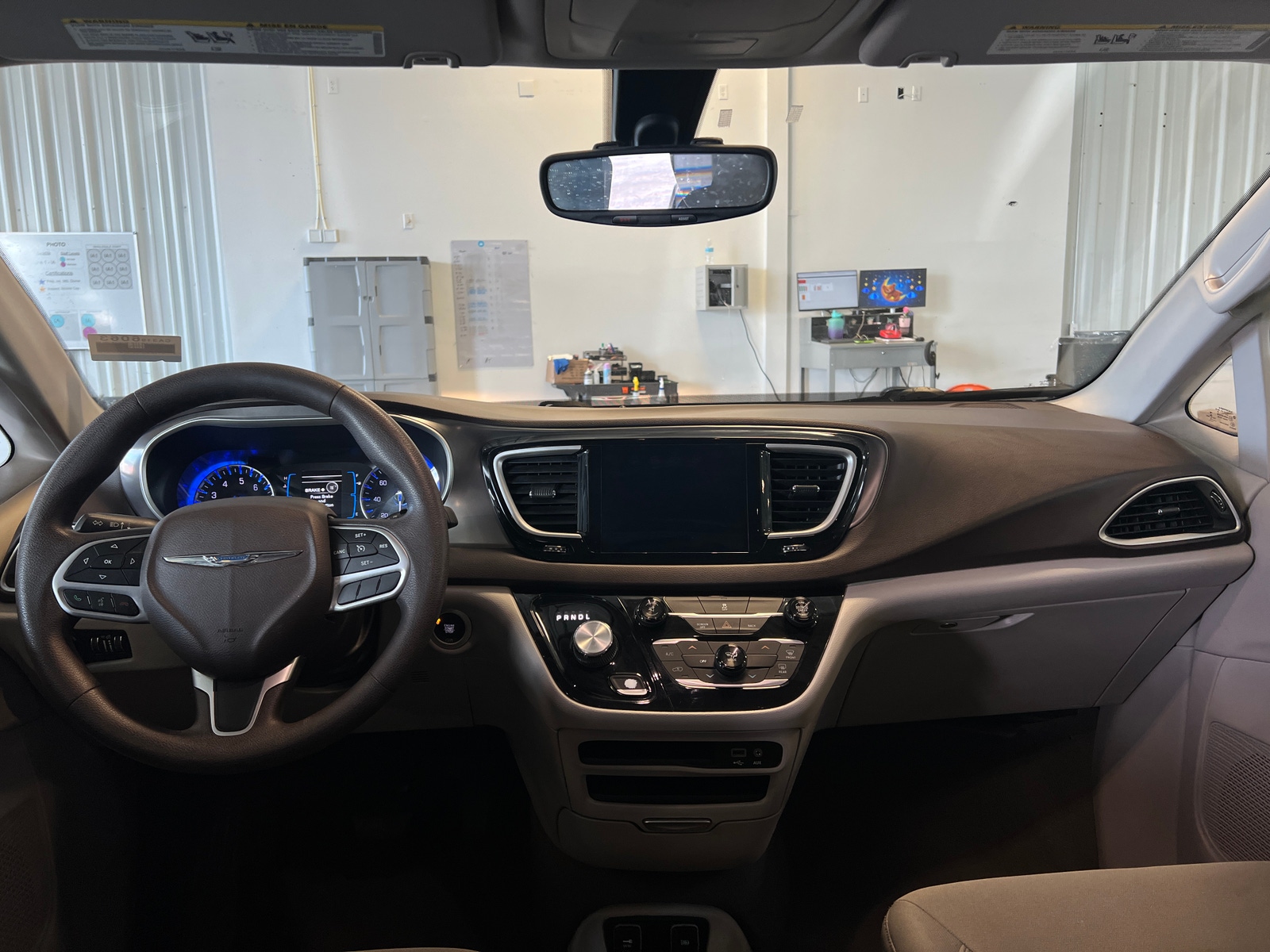 Thumbnail: 2017 Chrysler Pacifica - 3