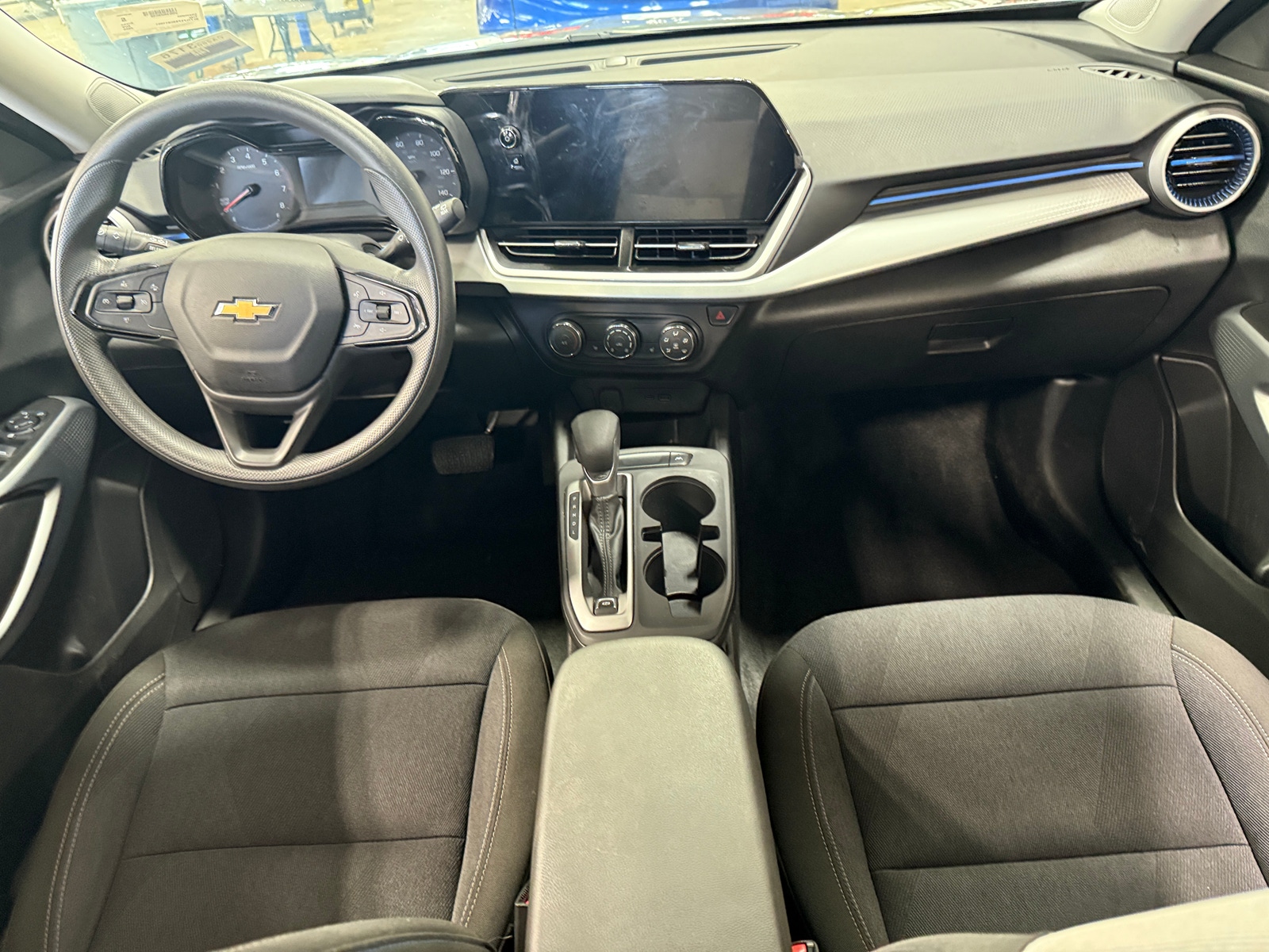 Thumbnail: 2025 Chevrolet Trax - 3