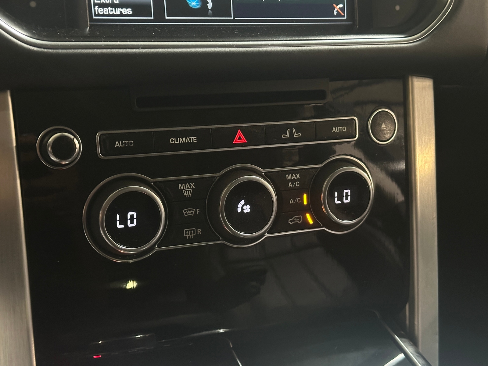 Thumbnail: 2015 Land Rover Range Rover - 3