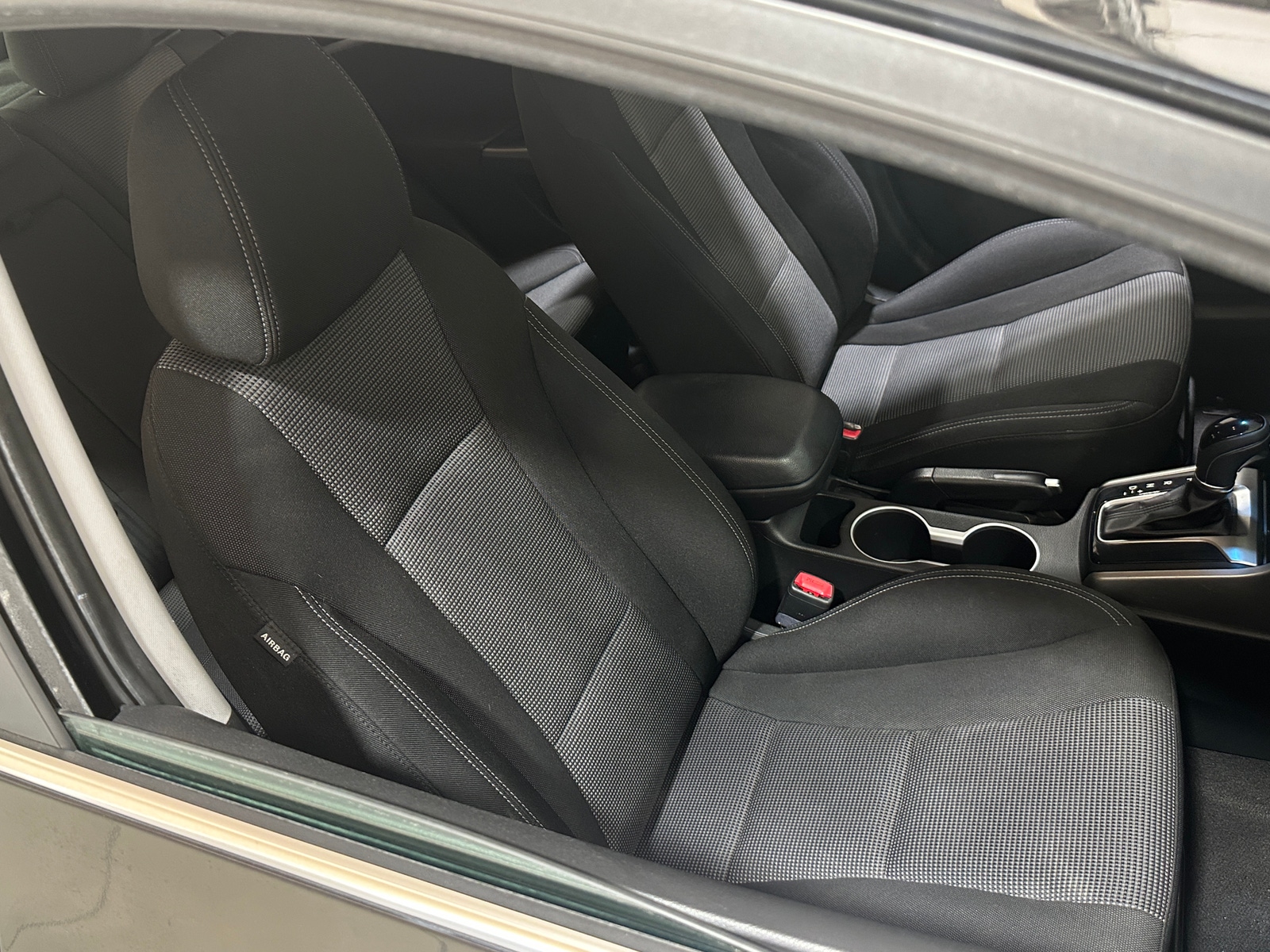 Thumbnail: 2017 Hyundai Elantra - 2