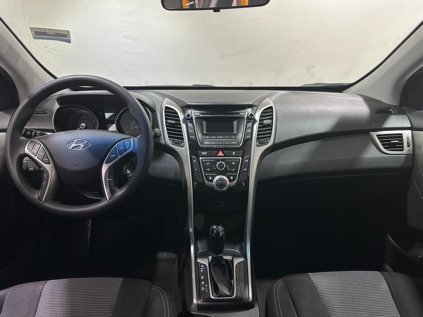 Thumbnail: 2017 Hyundai Elantra - 3