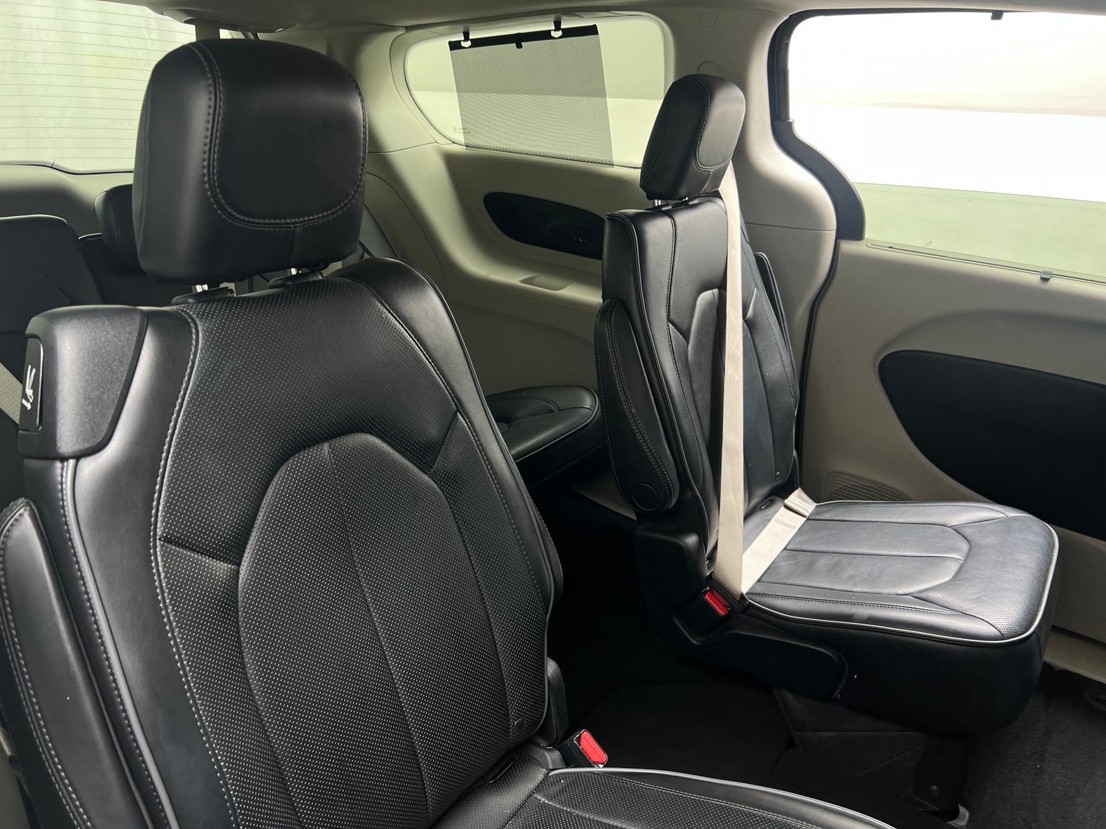 Thumbnail: 2017 Chrysler Pacifica - 5