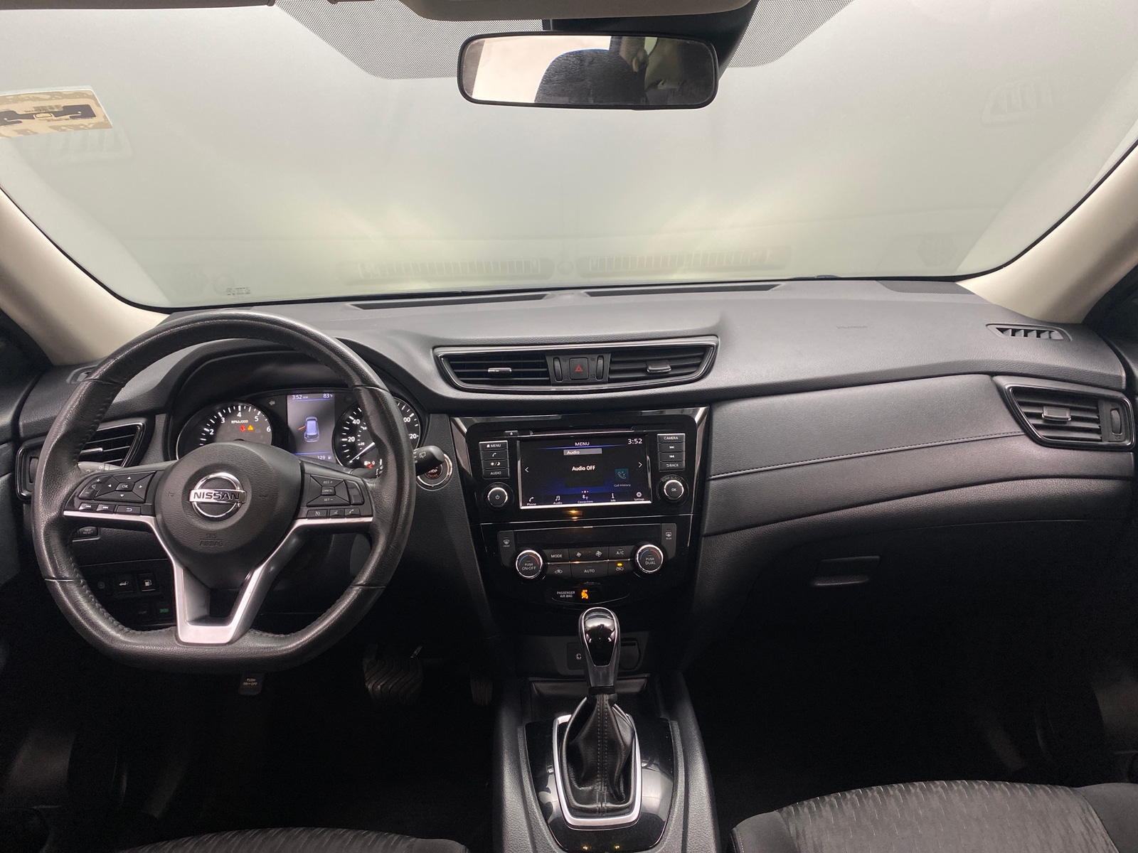 Thumbnail: 2019 Nissan Rogue - 3