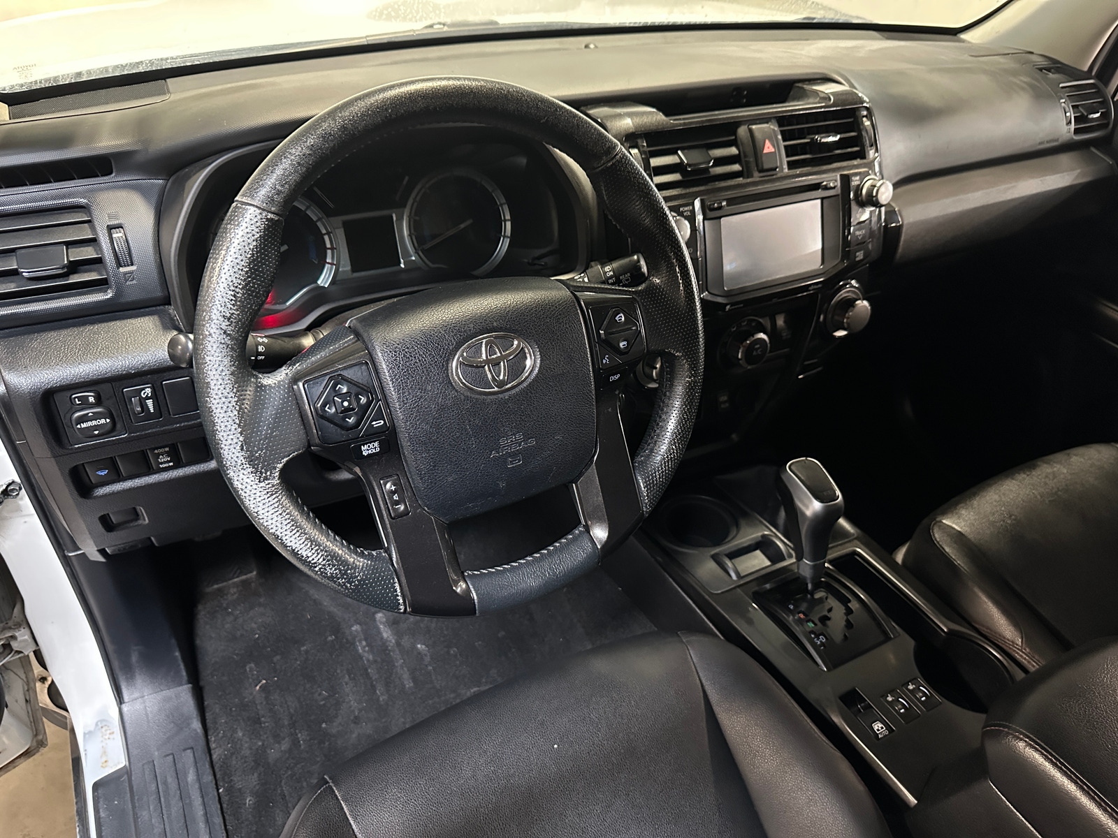 Thumbnail: 2016 Toyota 4Runner - 3