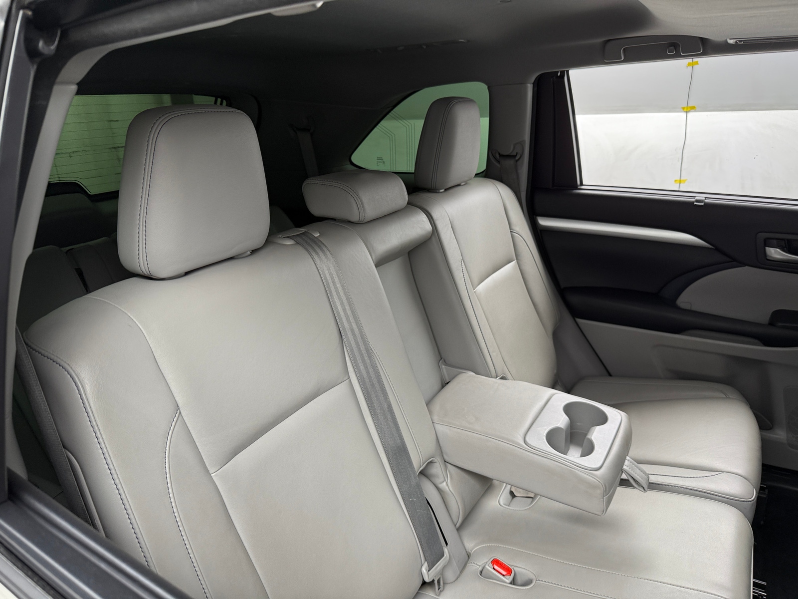 Thumbnail: 2016 Toyota Highlander - 5