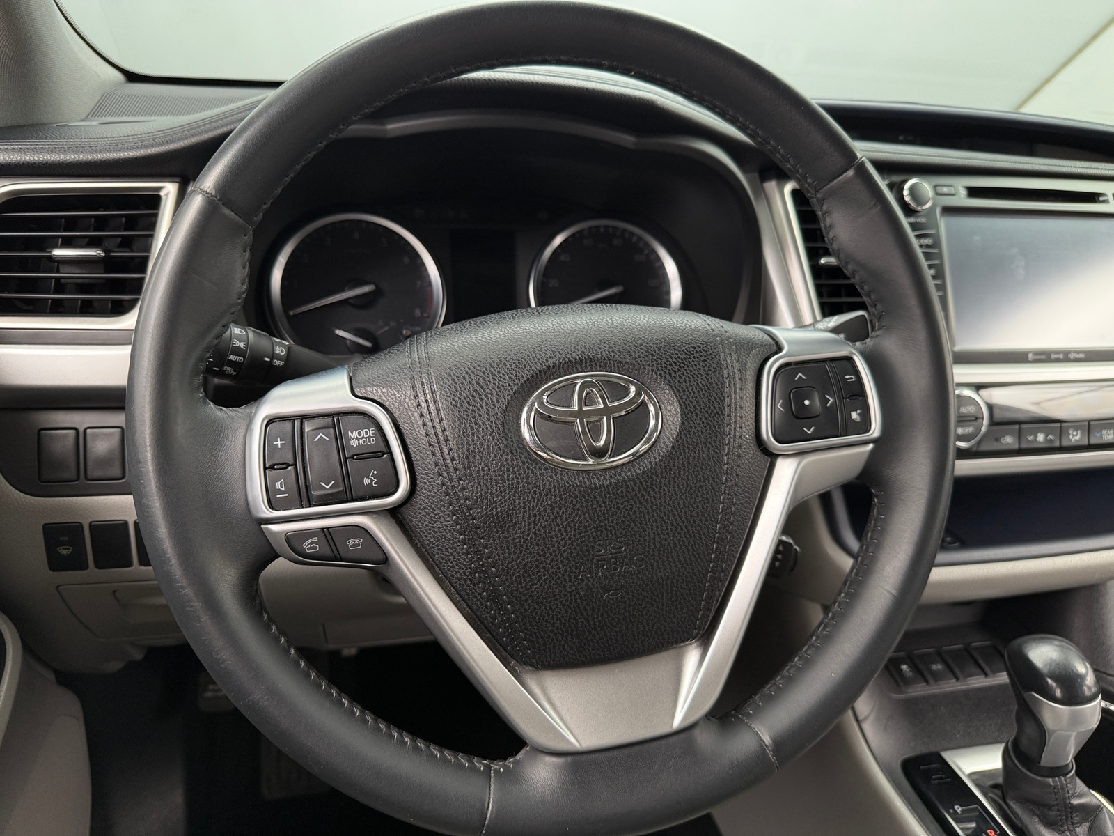 Thumbnail: 2016 Toyota Highlander - 4