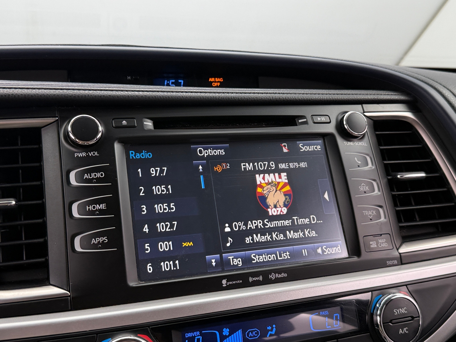 Thumbnail: 2016 Toyota Highlander - 3