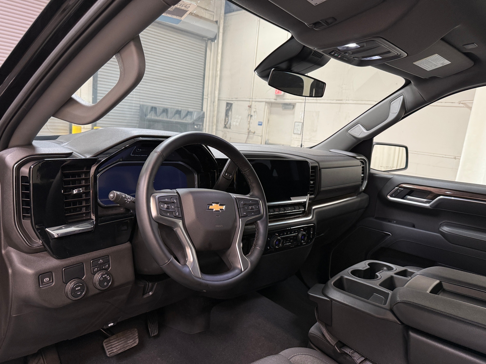Thumbnail: 2025 Chevrolet Silverado 1500 - 3