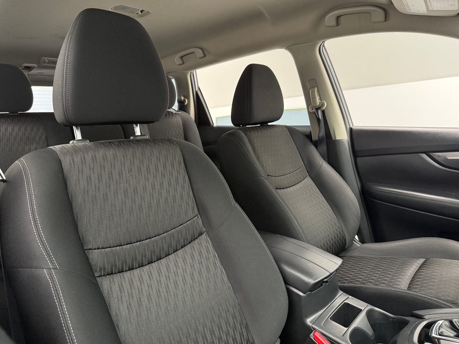 Thumbnail: 2017 Nissan Rogue - 2