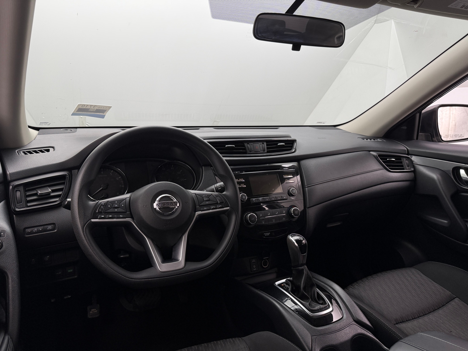 Thumbnail: 2017 Nissan Rogue - 3