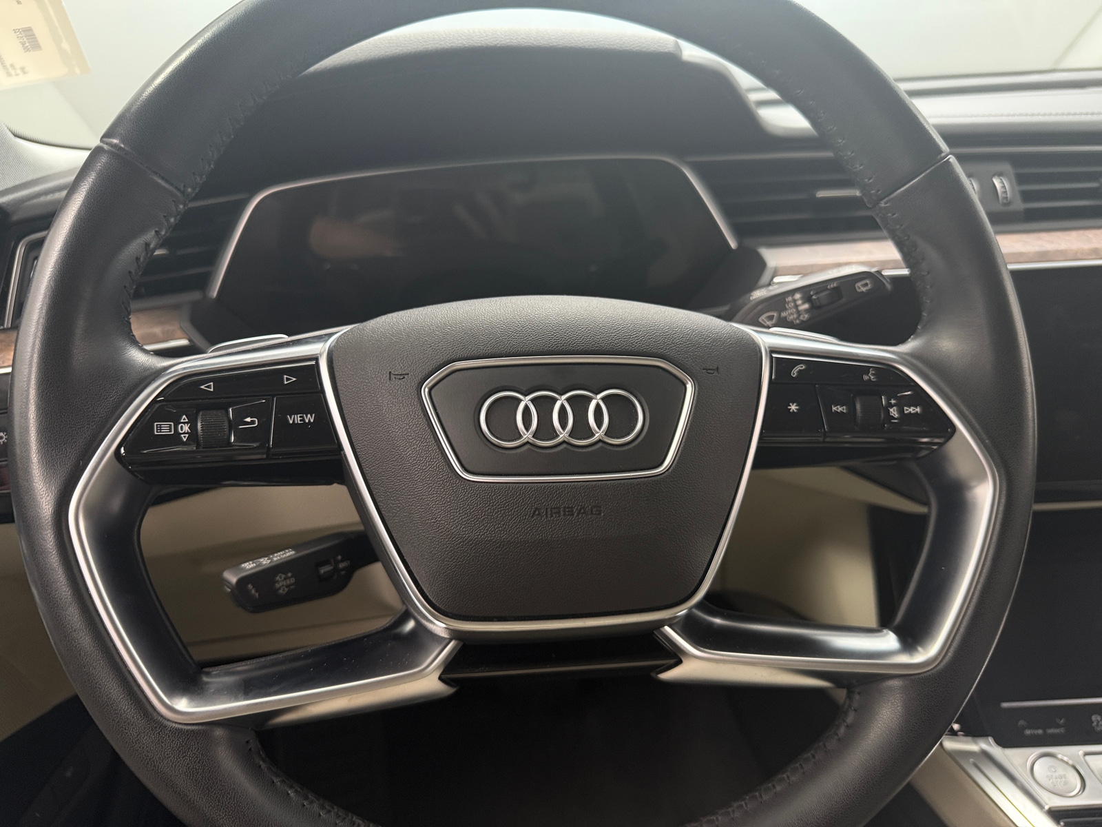 Thumbnail: 2019 Audi e-tron - 4