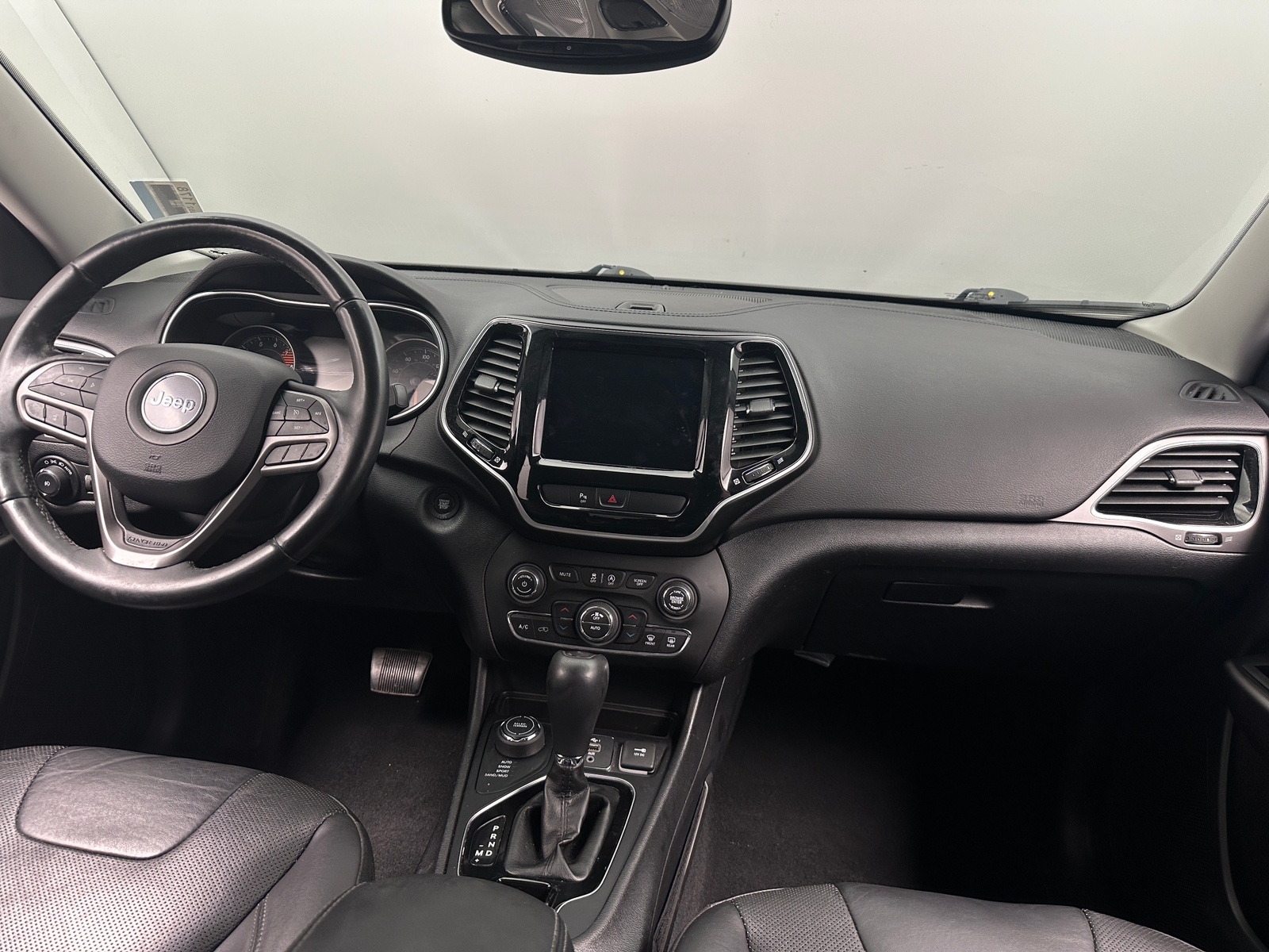 Thumbnail: 2019 Jeep Cherokee - 2