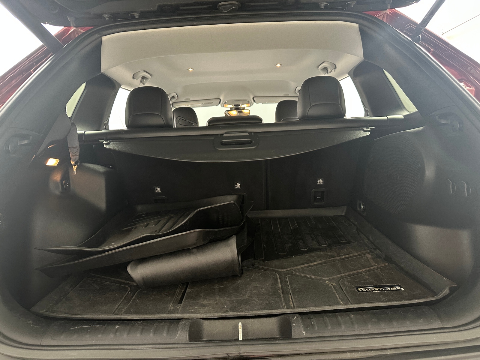 Thumbnail: 2019 Jeep Cherokee - 6
