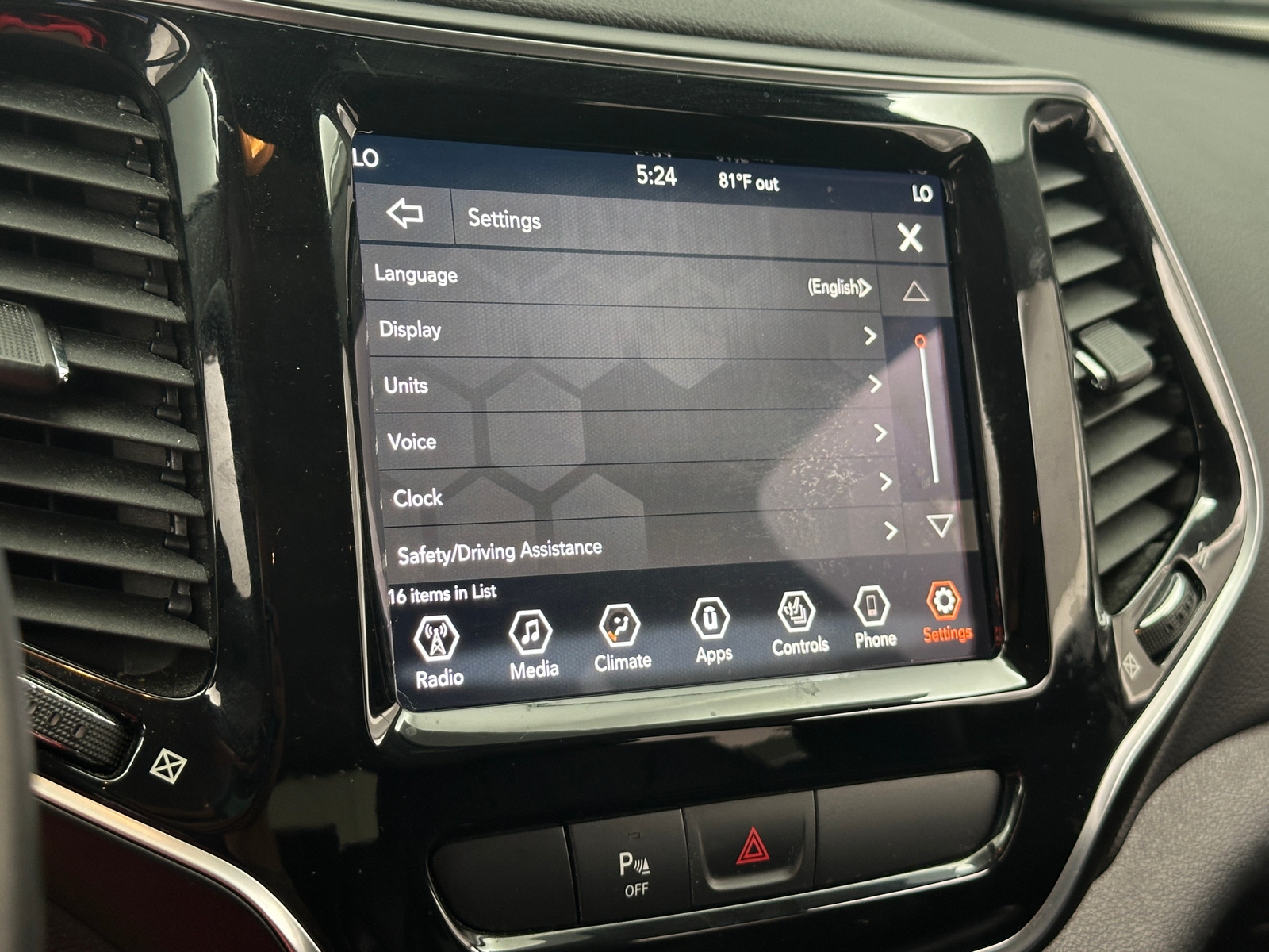 Thumbnail: 2019 Jeep Cherokee - 3