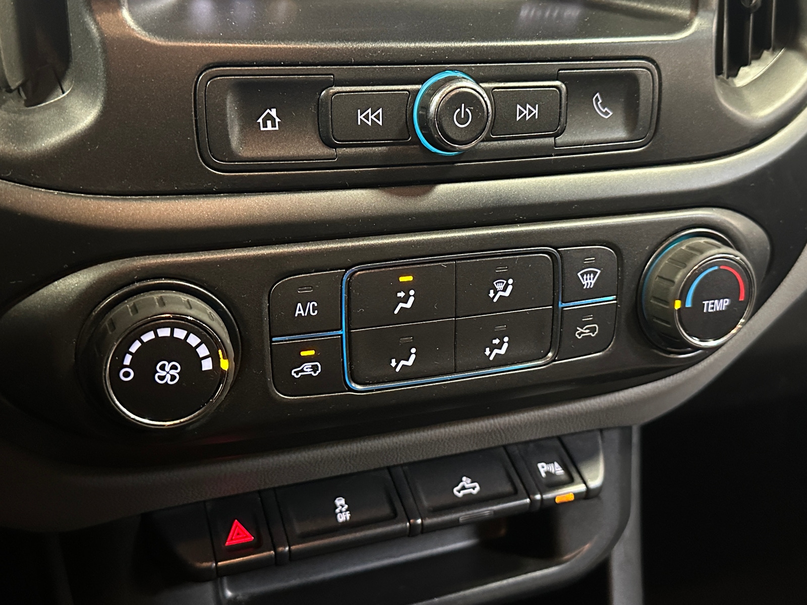 Thumbnail: 2021 Chevrolet Colorado - 4