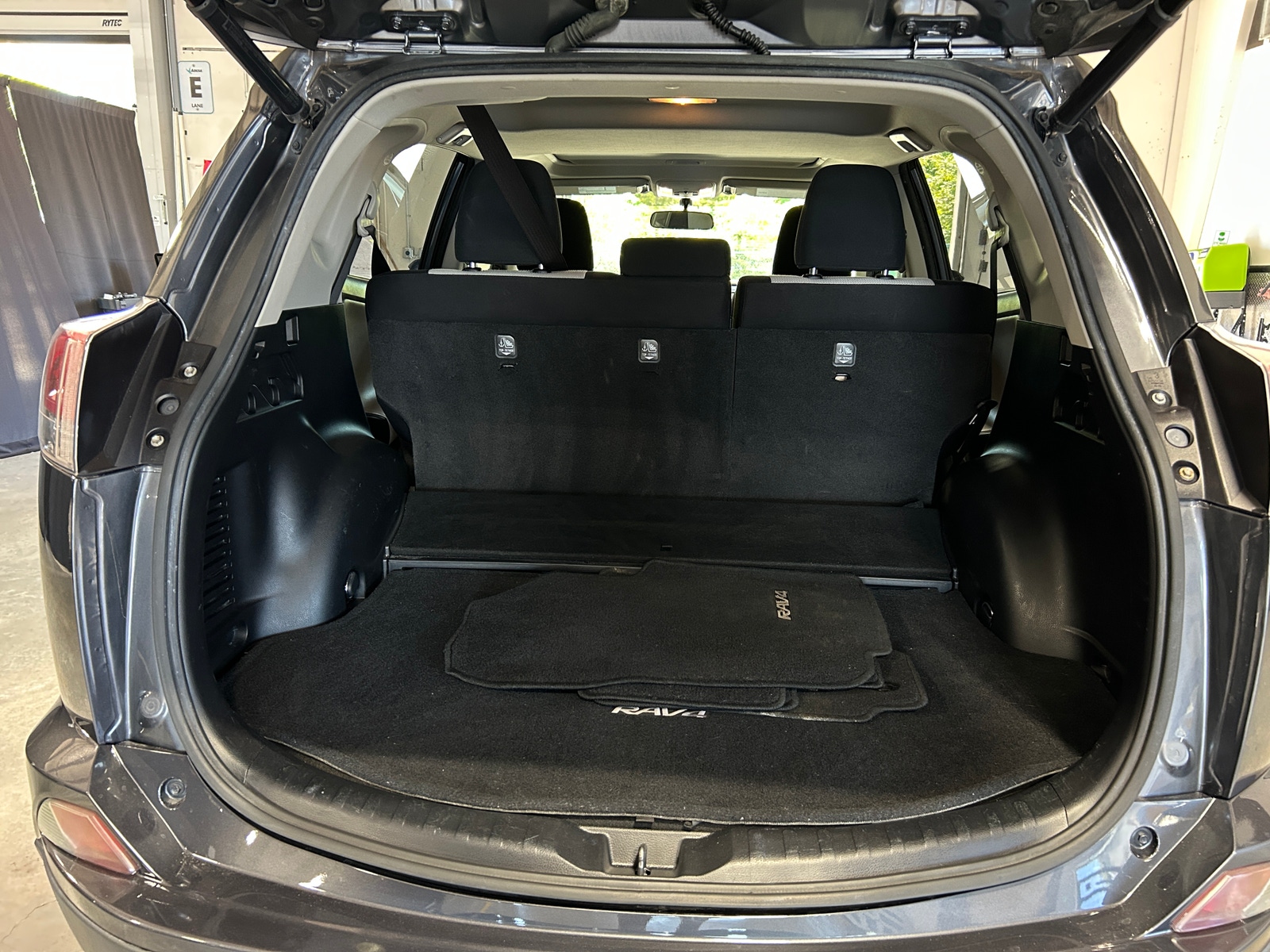 Thumbnail: 2016 Toyota RAV4 - 7