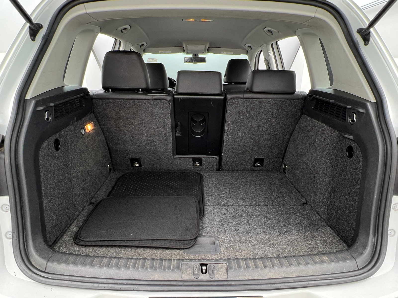 Thumbnail: 2016 Volkswagen Tiguan - 7