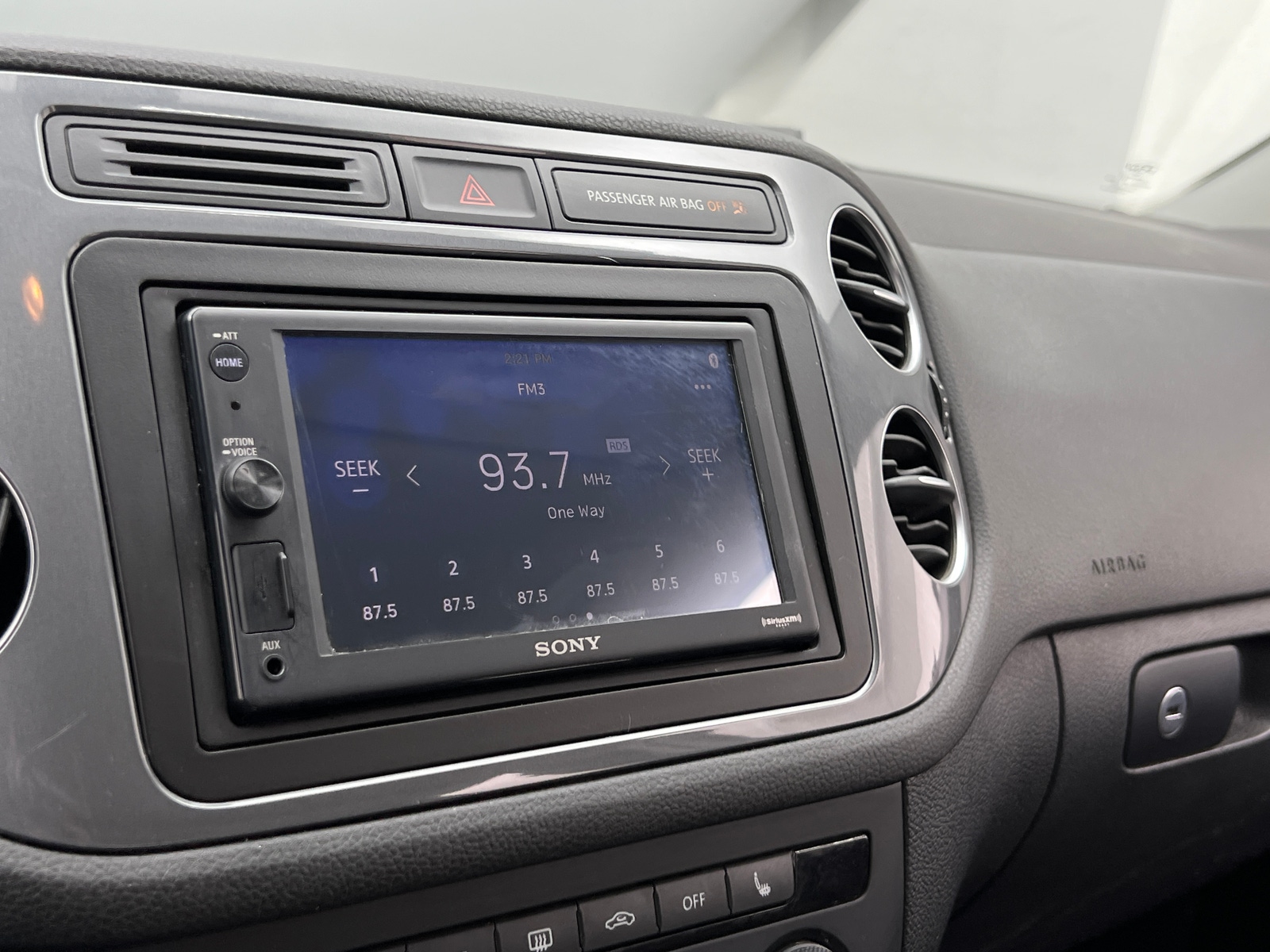 Thumbnail: 2016 Volkswagen Tiguan - 4