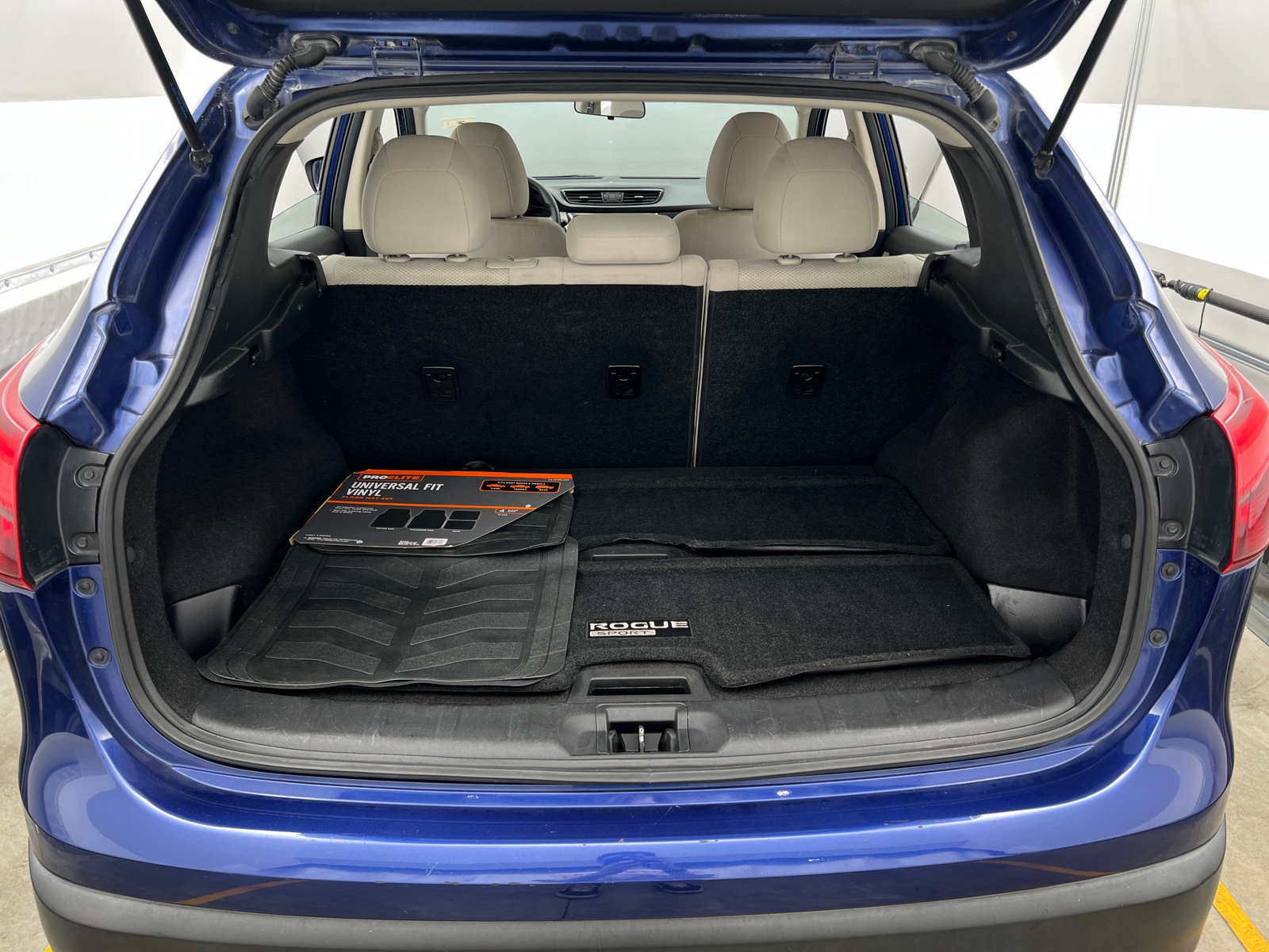 Thumbnail: 2018 Nissan Rogue Sport - 7