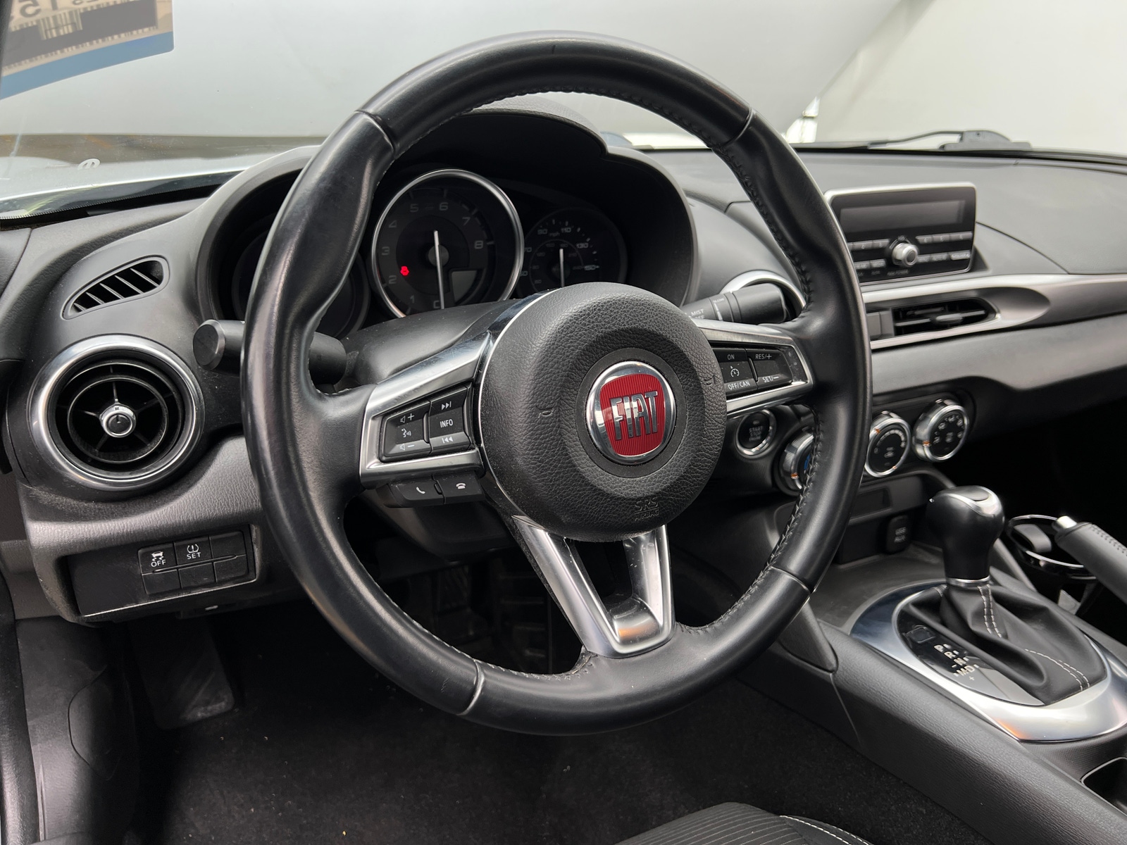 Thumbnail: 2018 Fiat 124 Spider - 5
