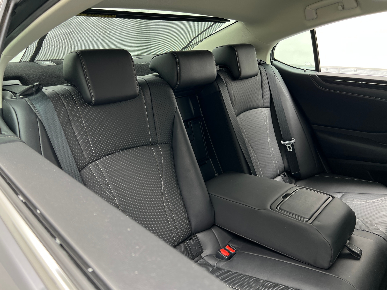 Thumbnail: 2021 Lexus ES - 5