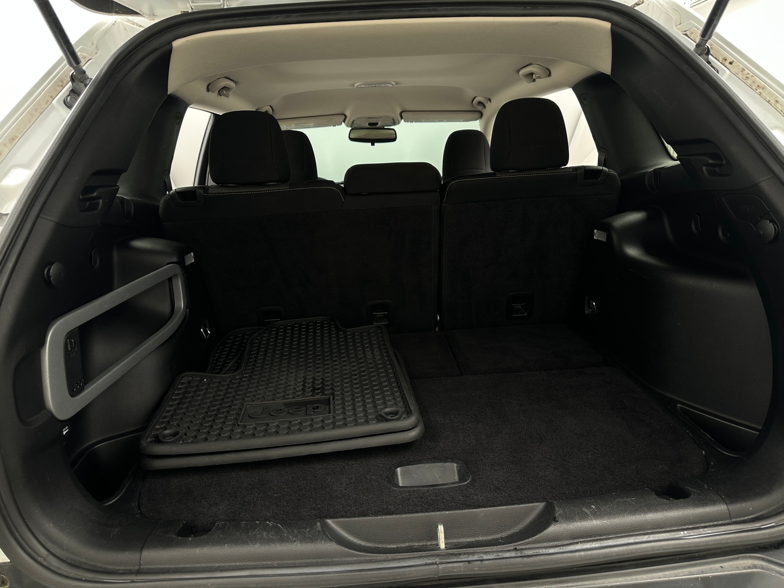 Thumbnail: 2014 Jeep Cherokee - 7