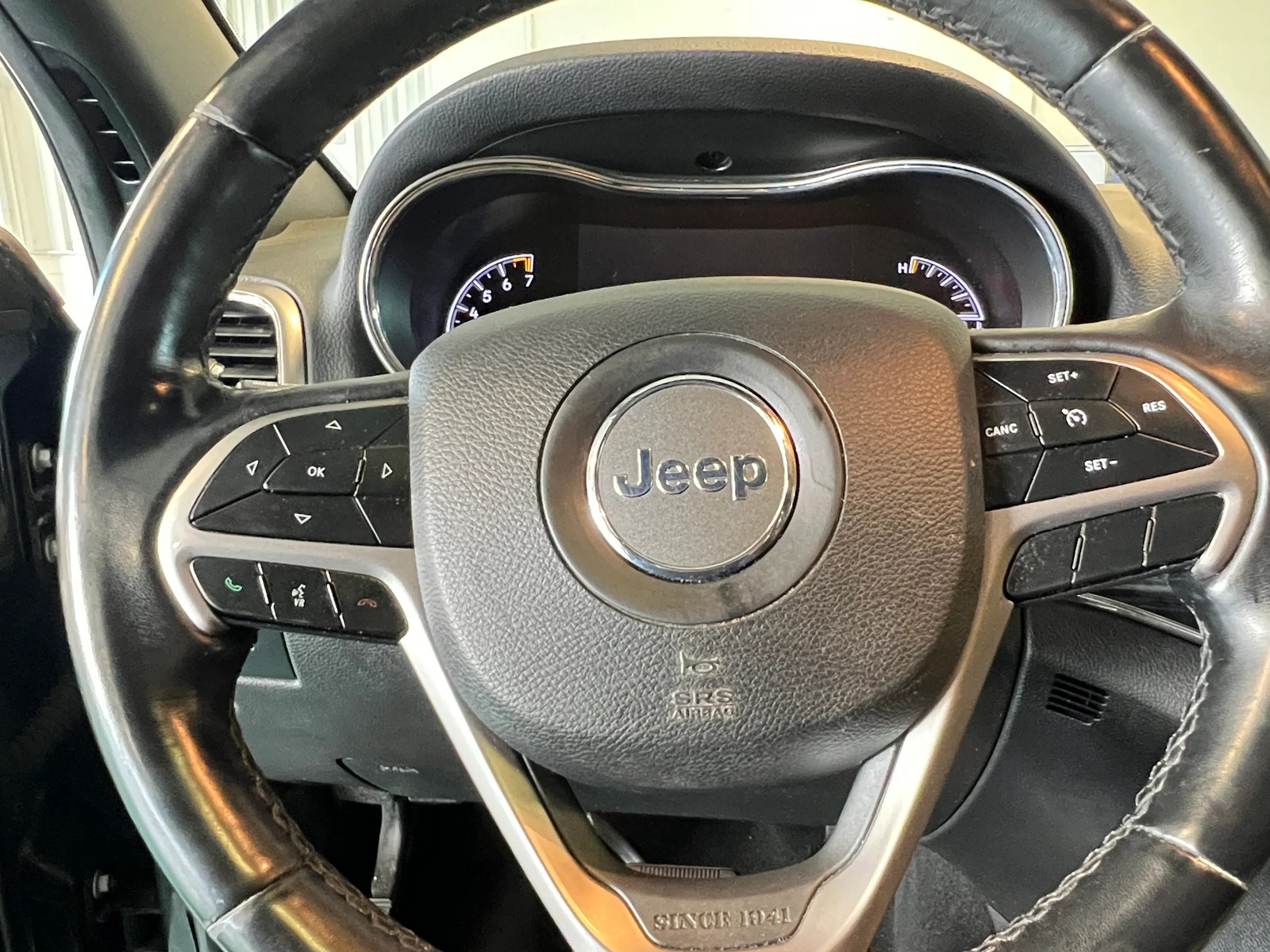 Thumbnail: 2019 Jeep Grand Cherokee - 4