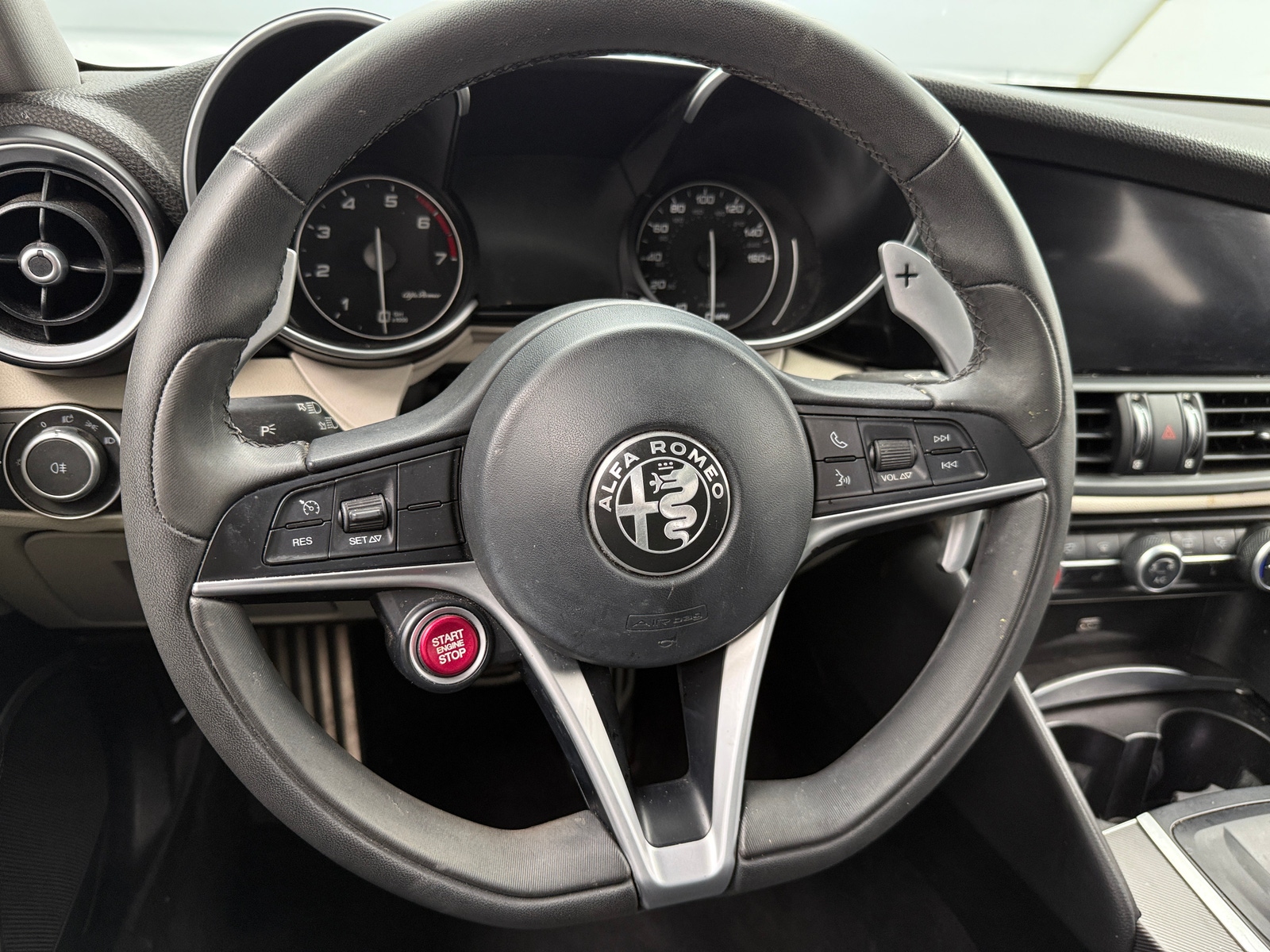Thumbnail: 2018 Alfa Romeo Giulia - 4