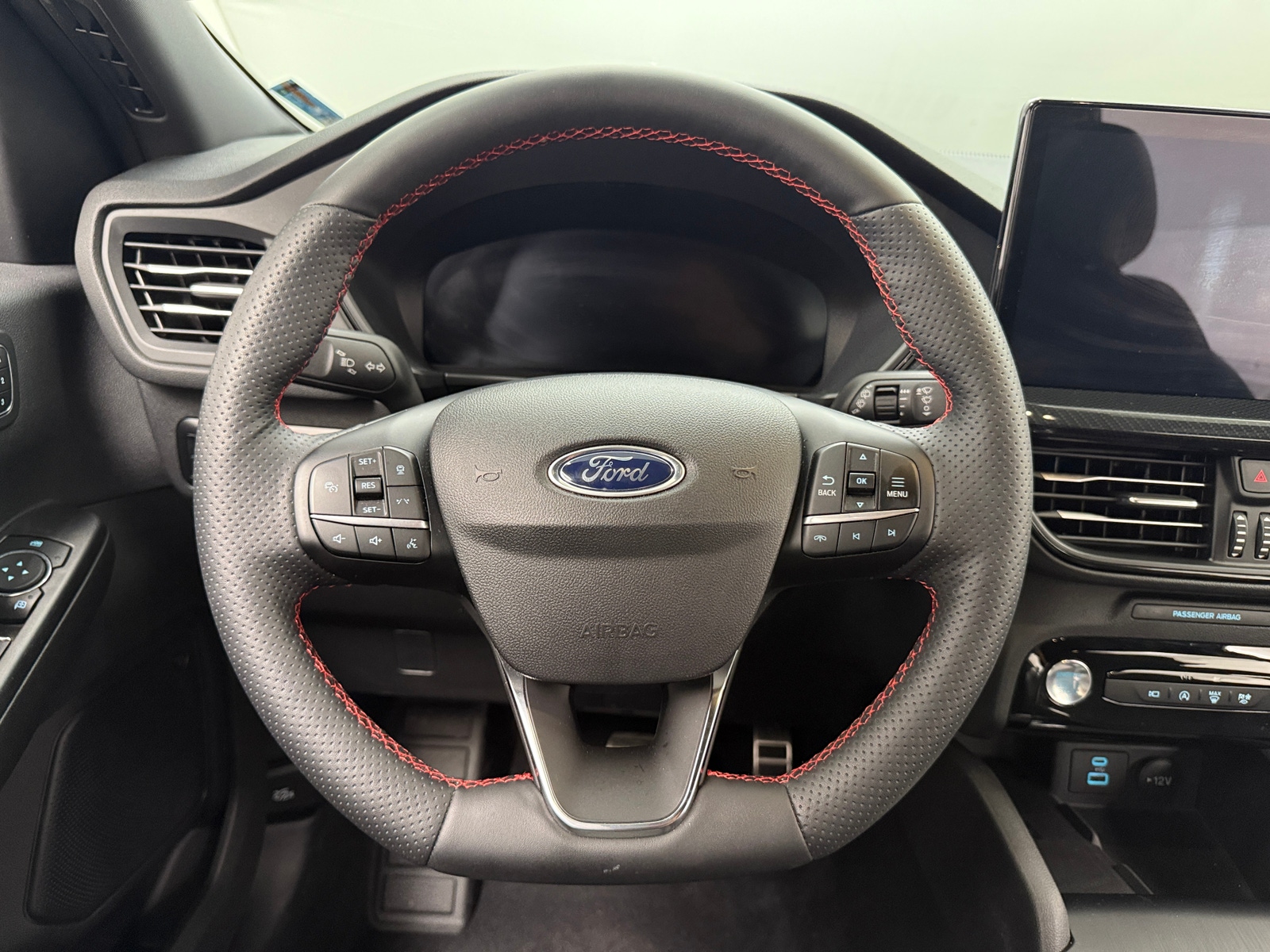 Thumbnail: 2023 Ford Escape - 4