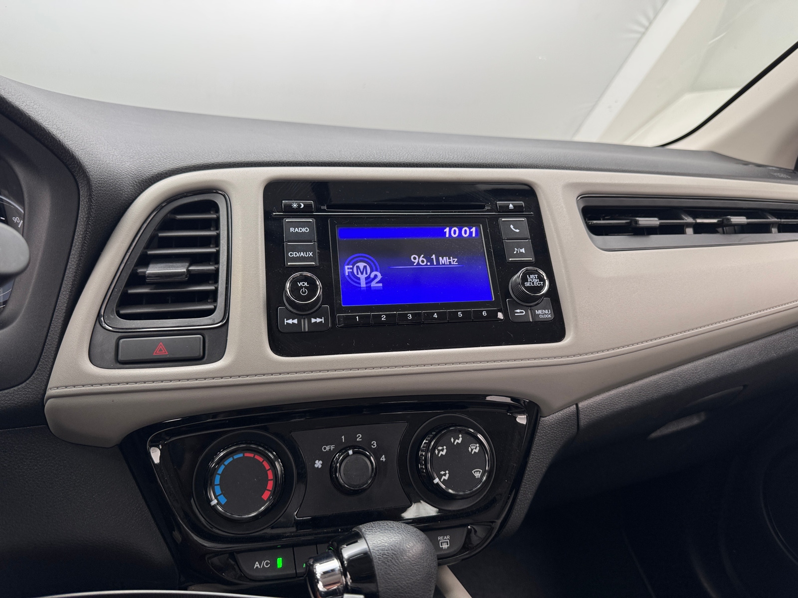 Thumbnail: 2016 Honda HR-V - 4
