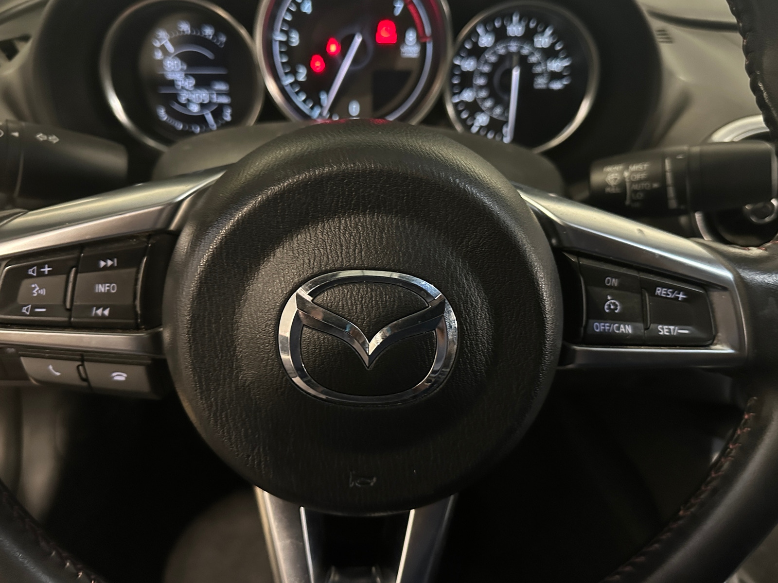 Thumbnail: 2017 Mazda MX-5 Miata - 4