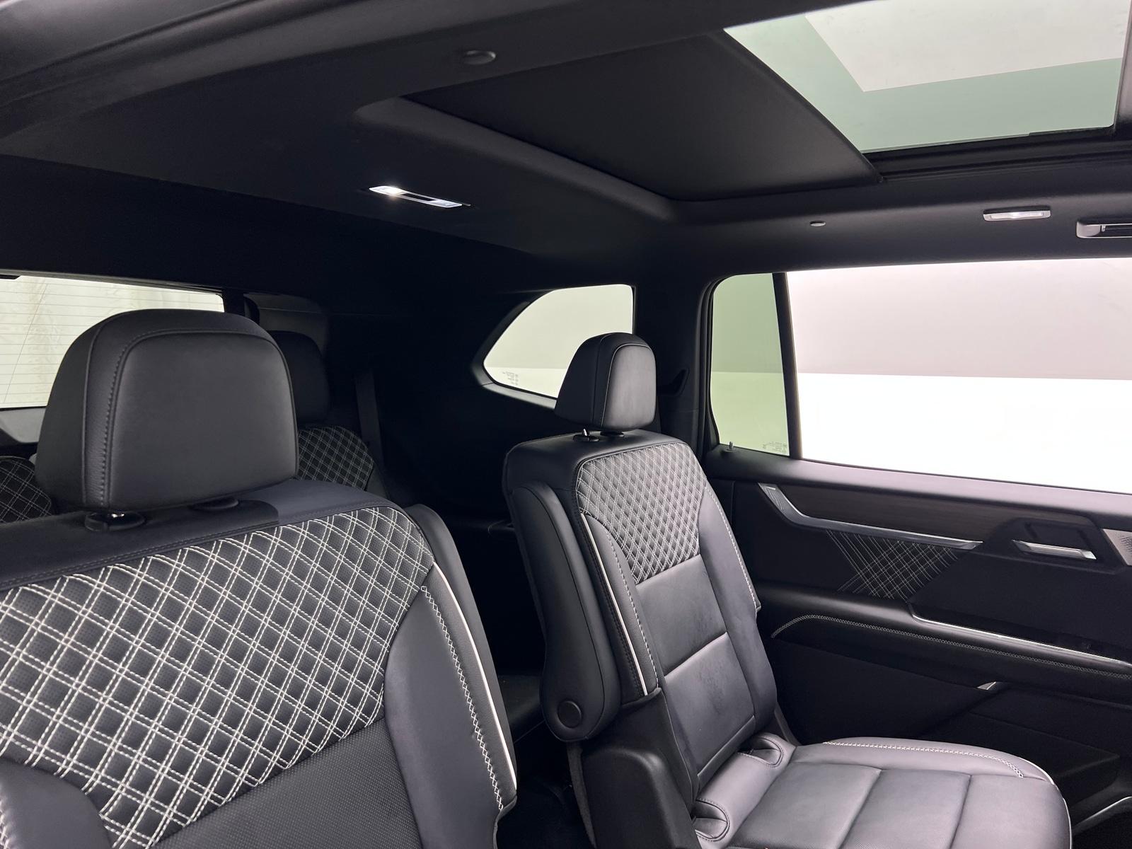 Thumbnail: 2024 GMC Acadia - 5