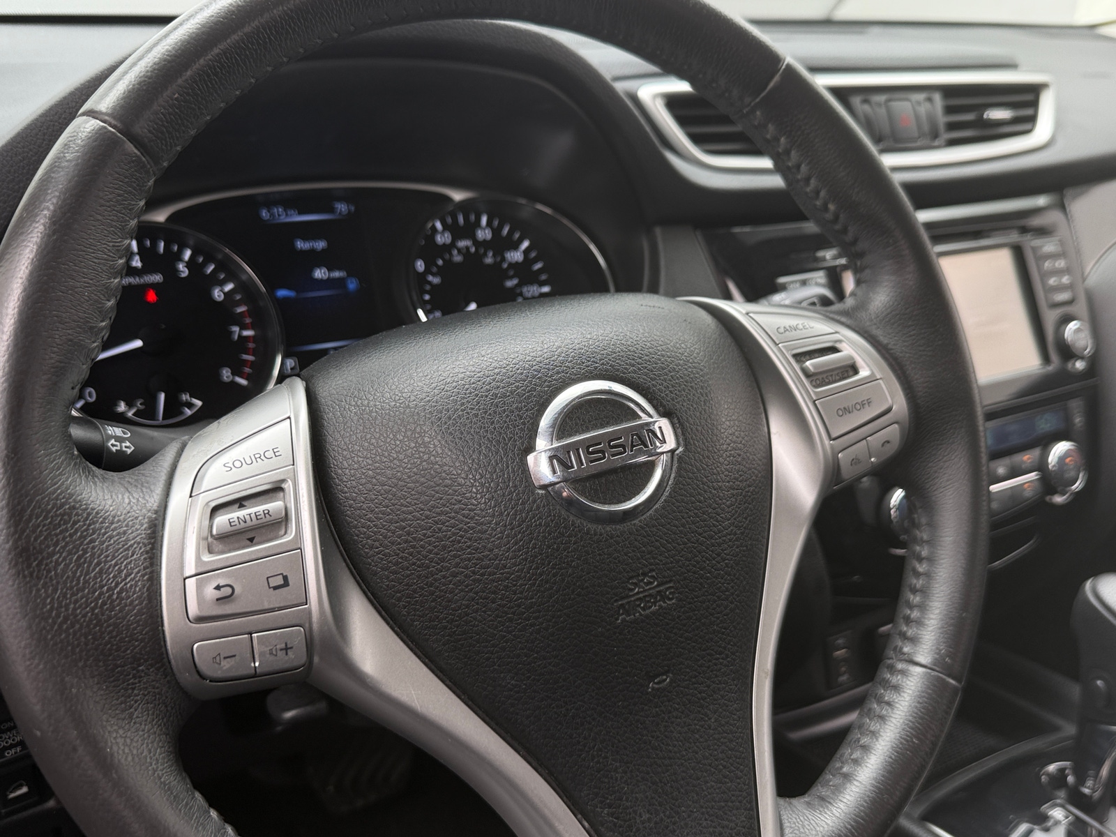 Thumbnail: 2015 Nissan Rogue - 4