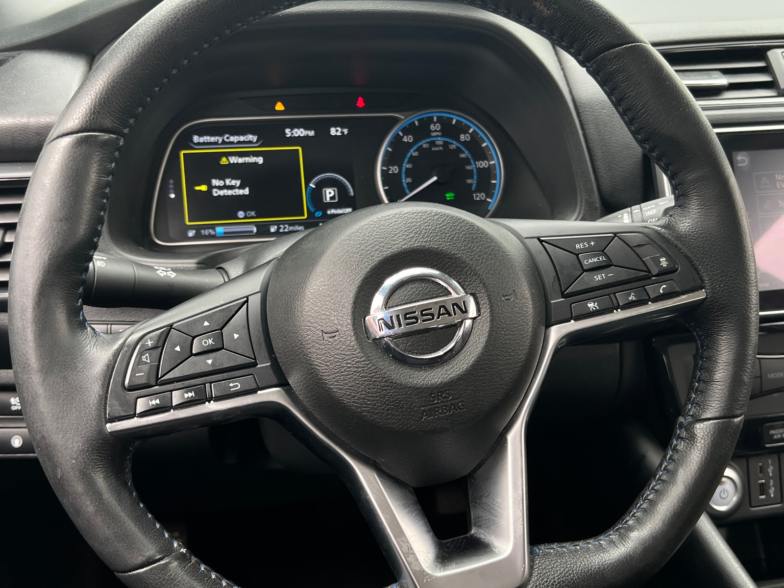 Thumbnail: 2022 Nissan Leaf - 5