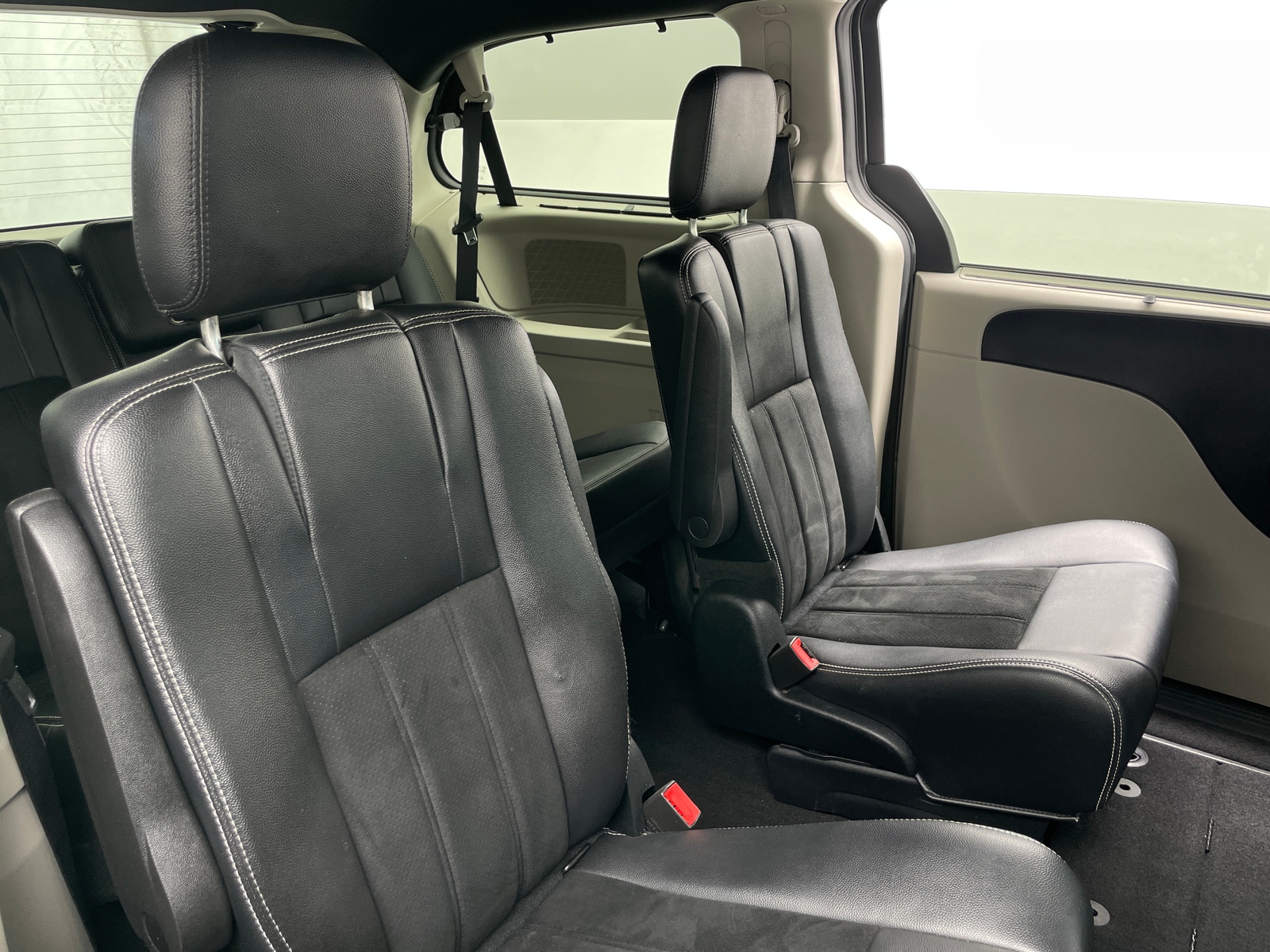 Thumbnail: 2016 Dodge Grand Caravan - 5