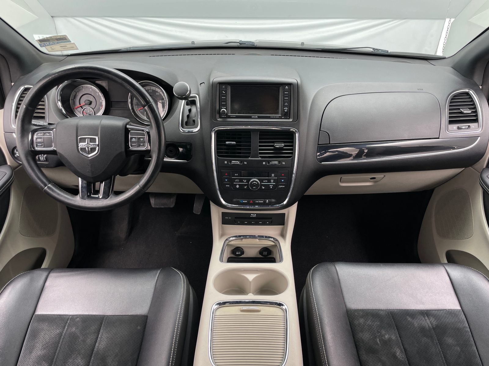 Thumbnail: 2016 Dodge Grand Caravan - 2
