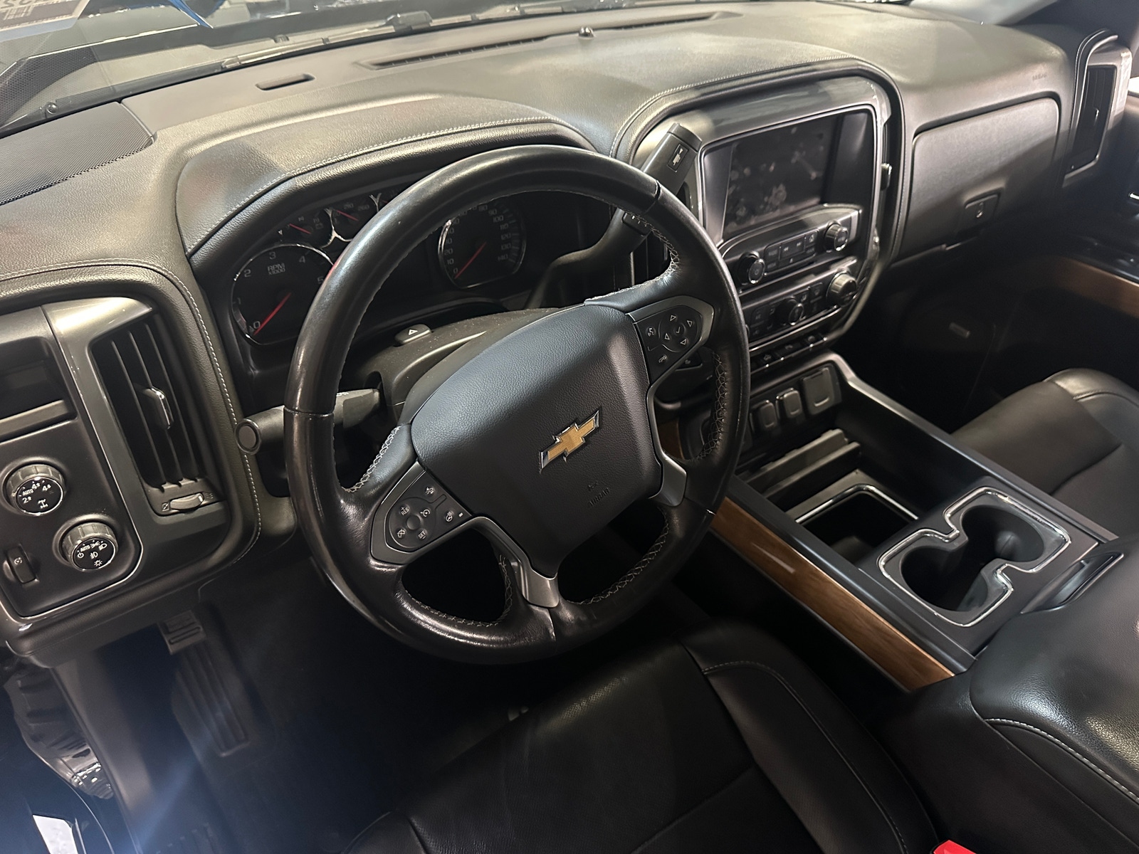 Thumbnail: 2016 Chevrolet Silverado 1500 - 2