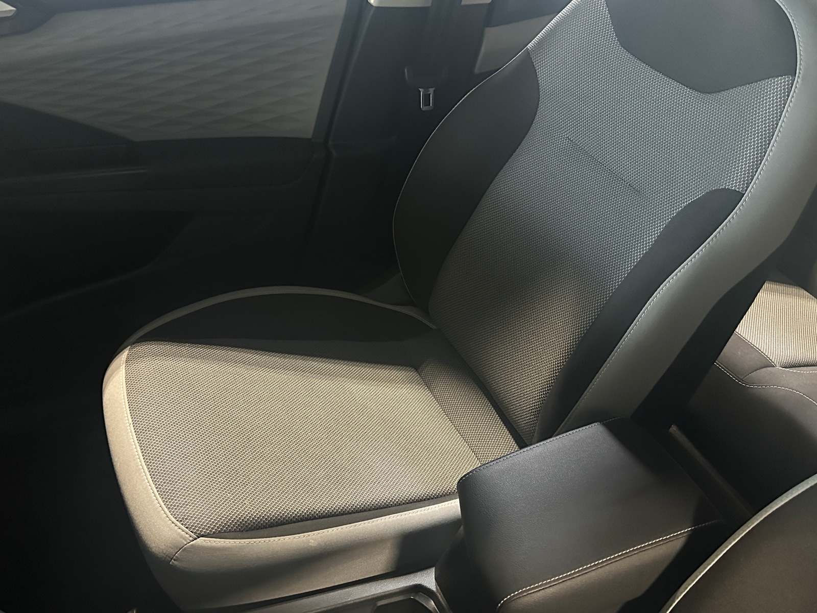 Thumbnail: 2022 Volkswagen Taos - 2