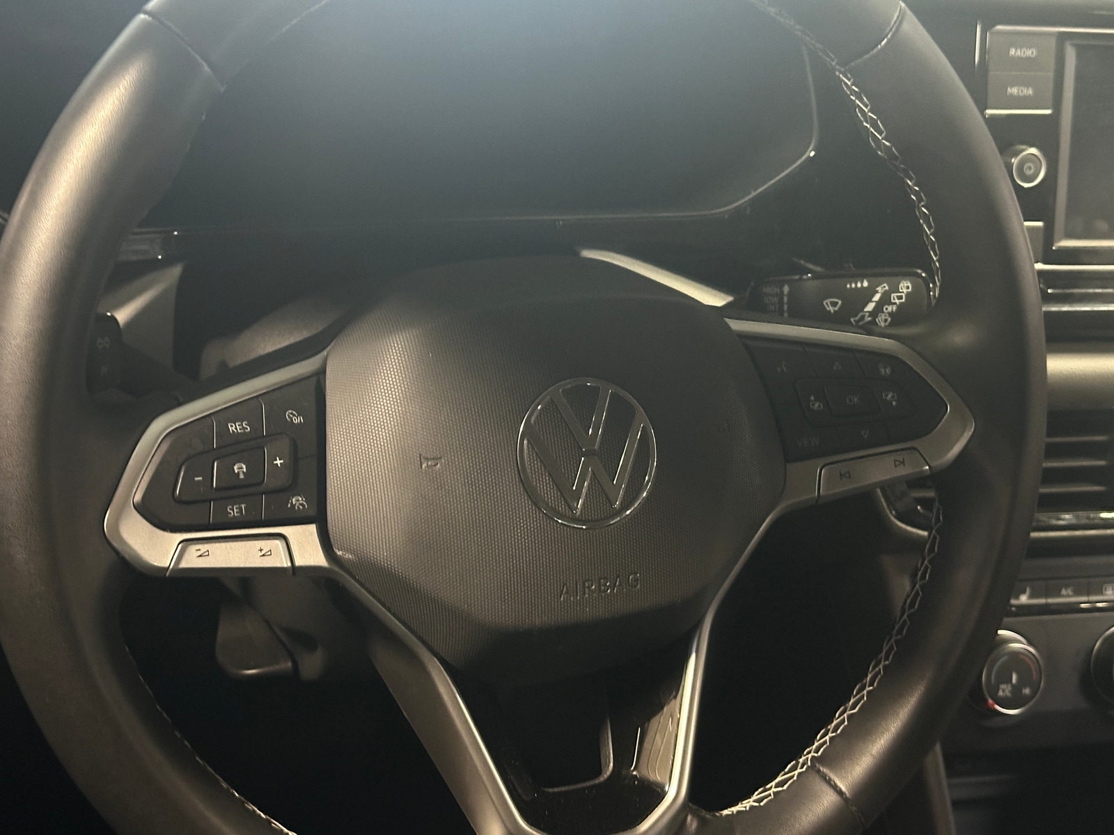 Thumbnail: 2022 Volkswagen Taos - 5