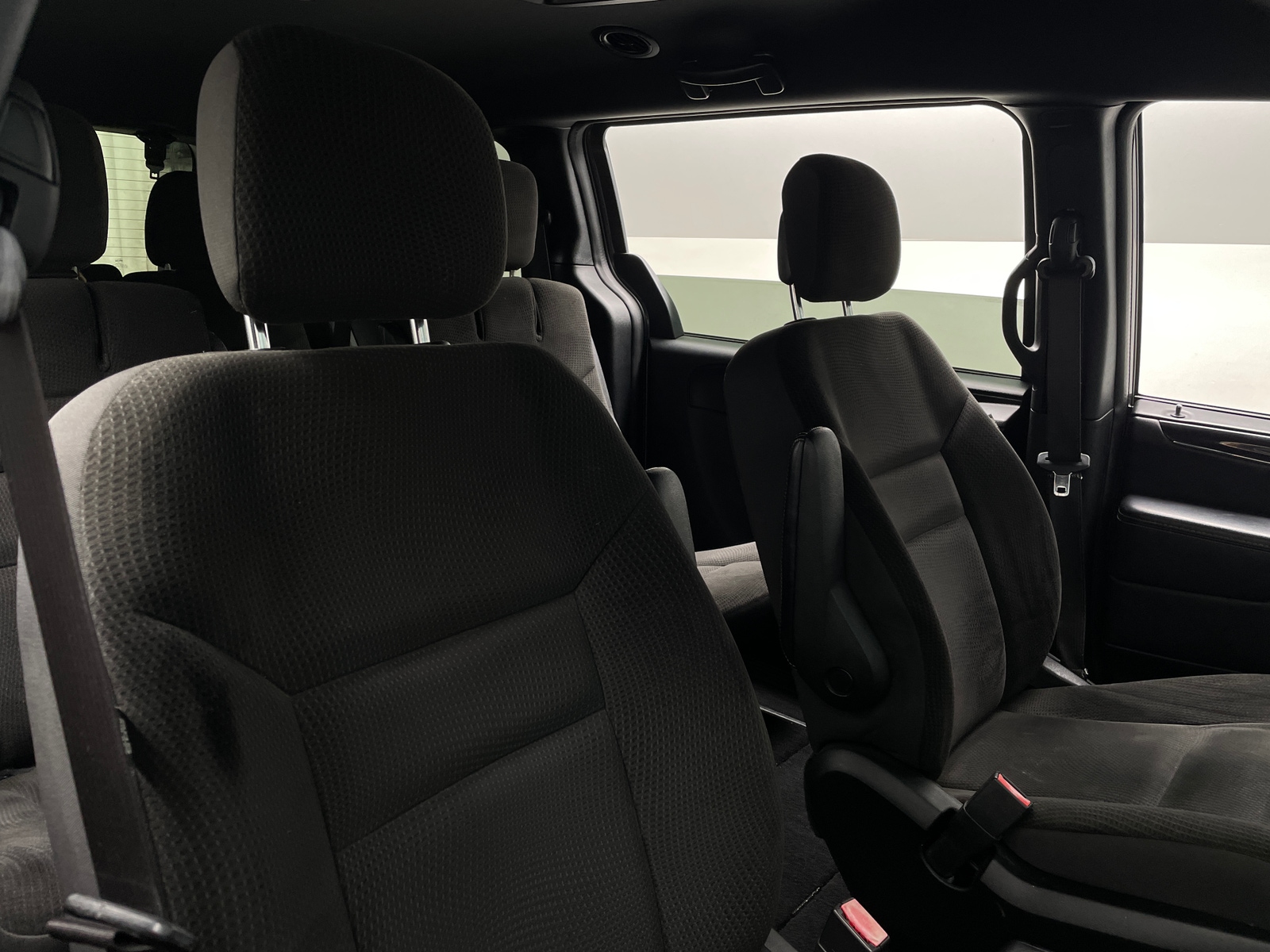 Thumbnail: 2017 Dodge Grand Caravan - 2